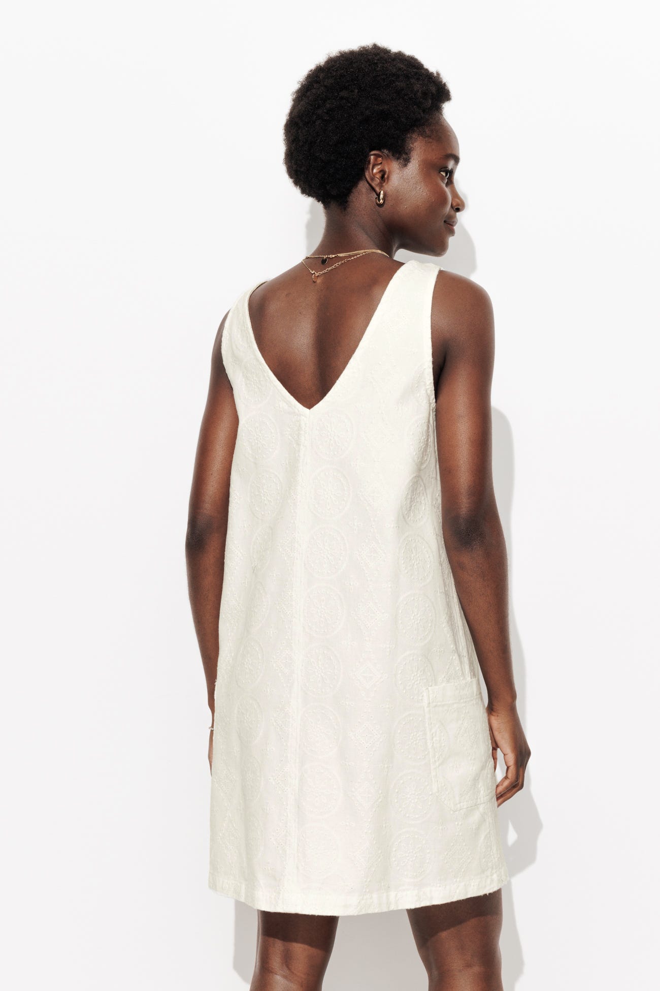 Robe courte brodée Femme