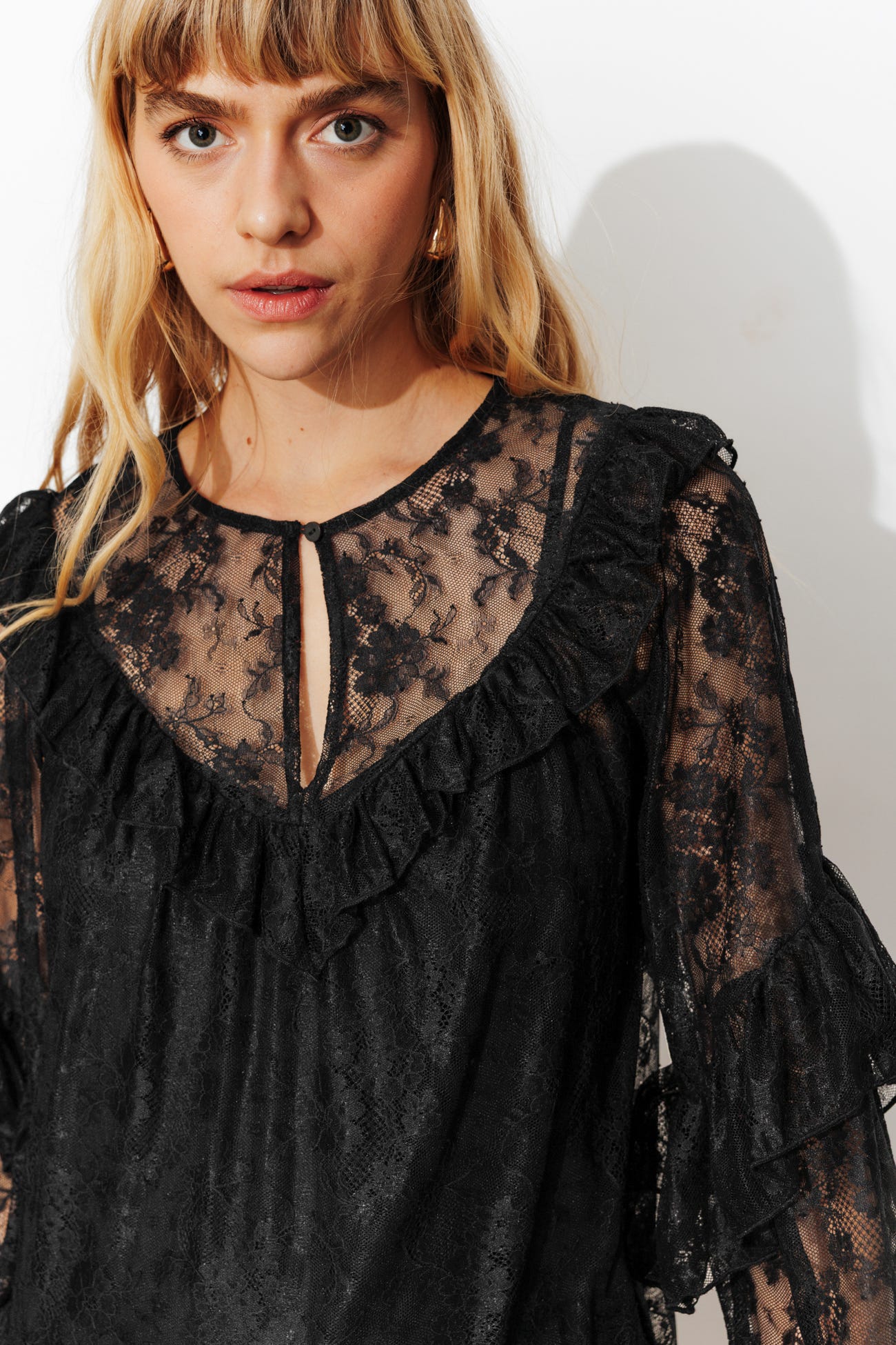 Robe courte en dentelle Femme