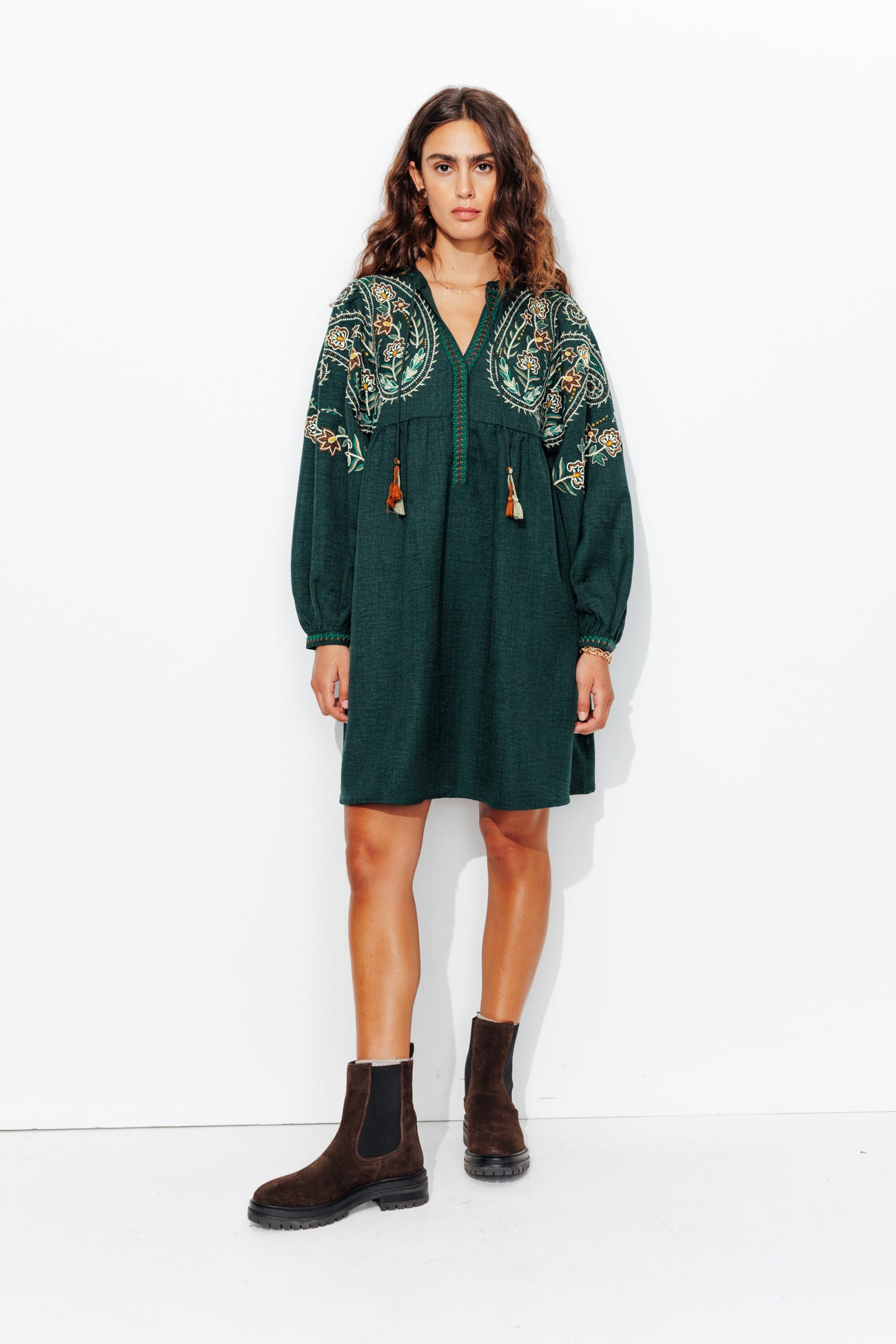 Robe évasée brodée Femme