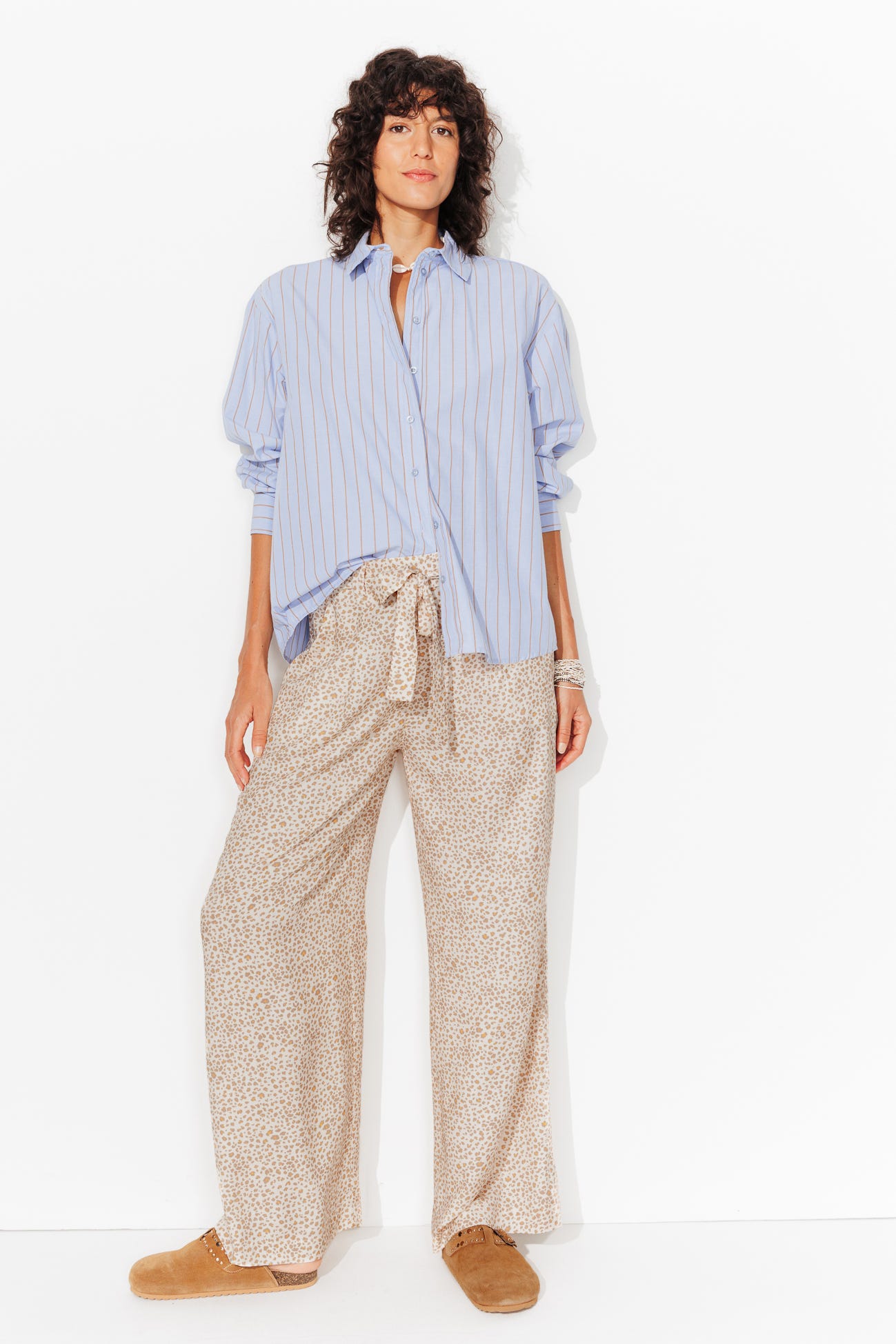 Pantaloni vita alta gam. larga