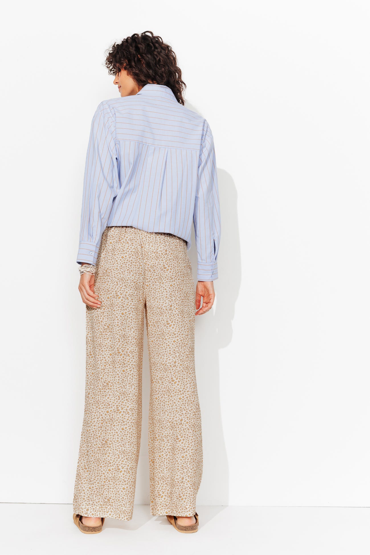 Pantaloni vita alta gam. larga