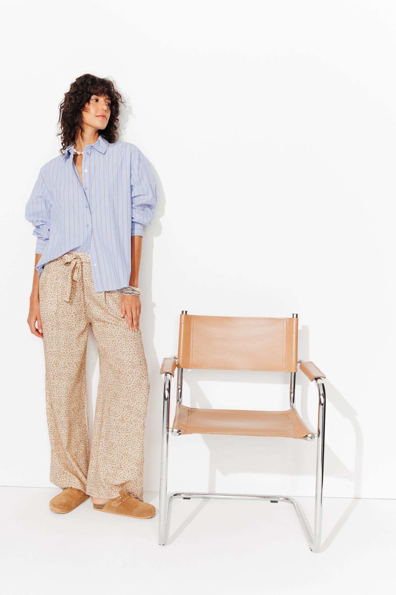 Pantaloni vita alta gam. larga