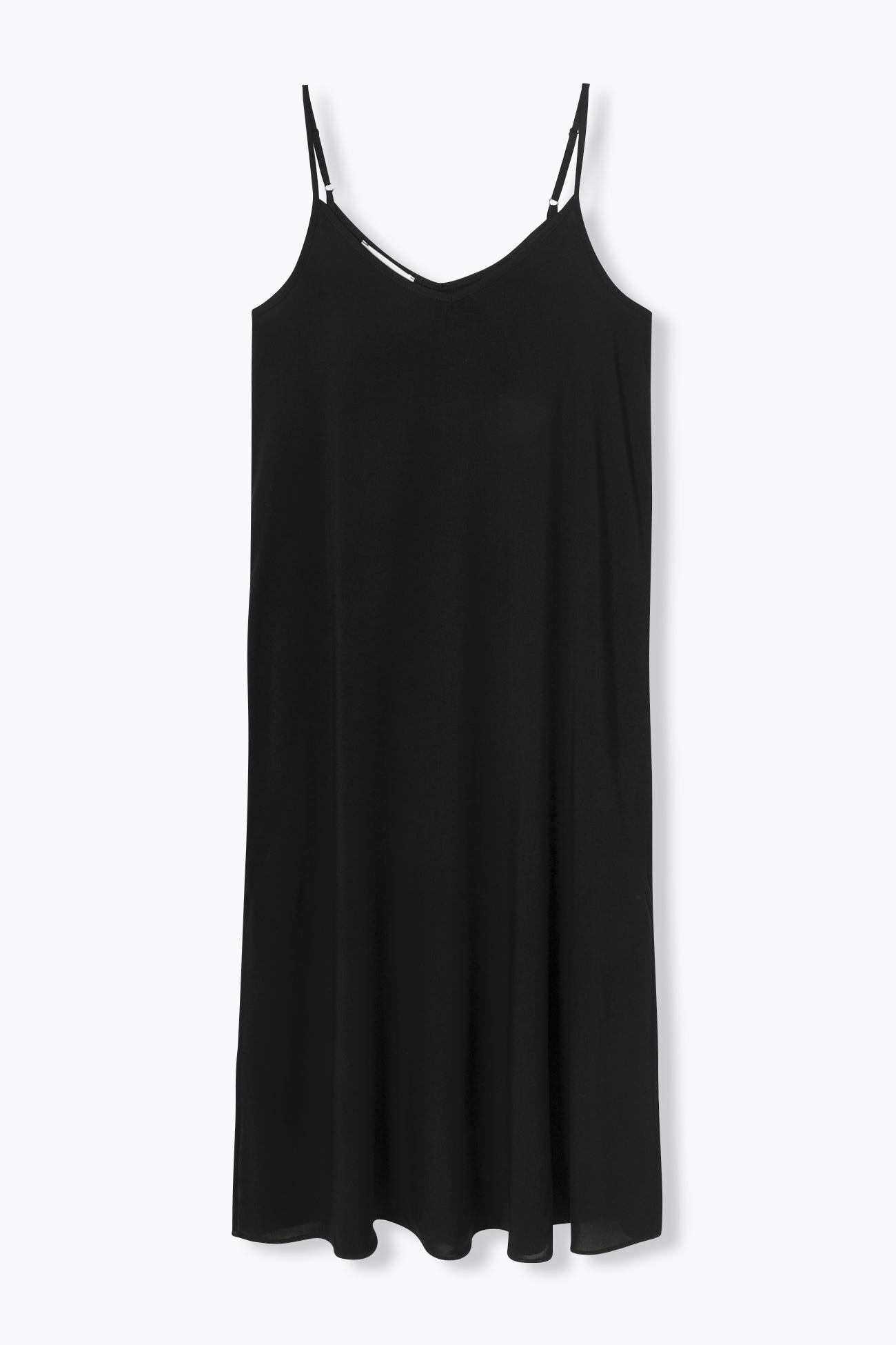 Longue robe à fines bretelles