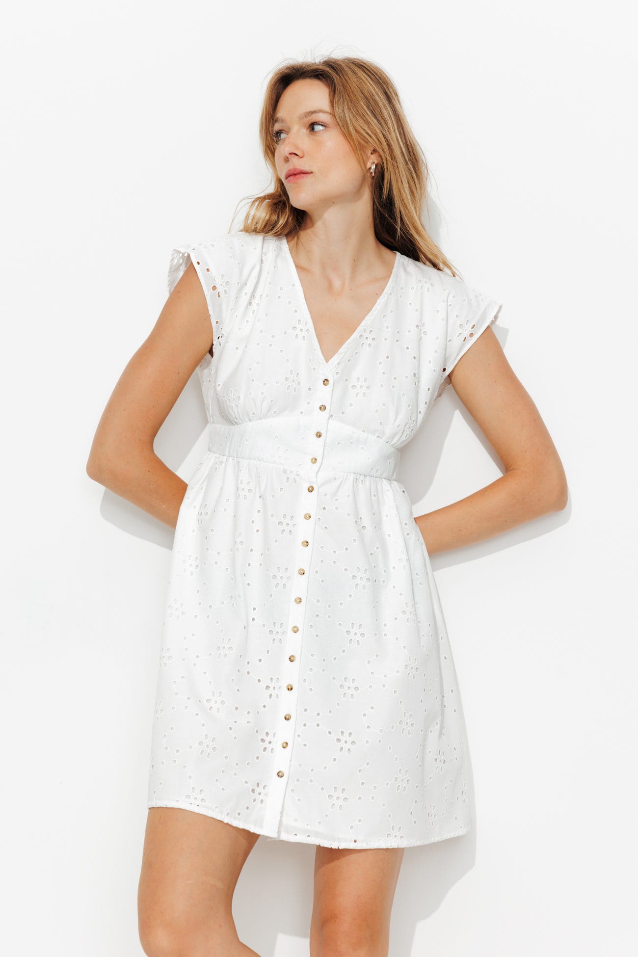 Robe courte broderie anglaise