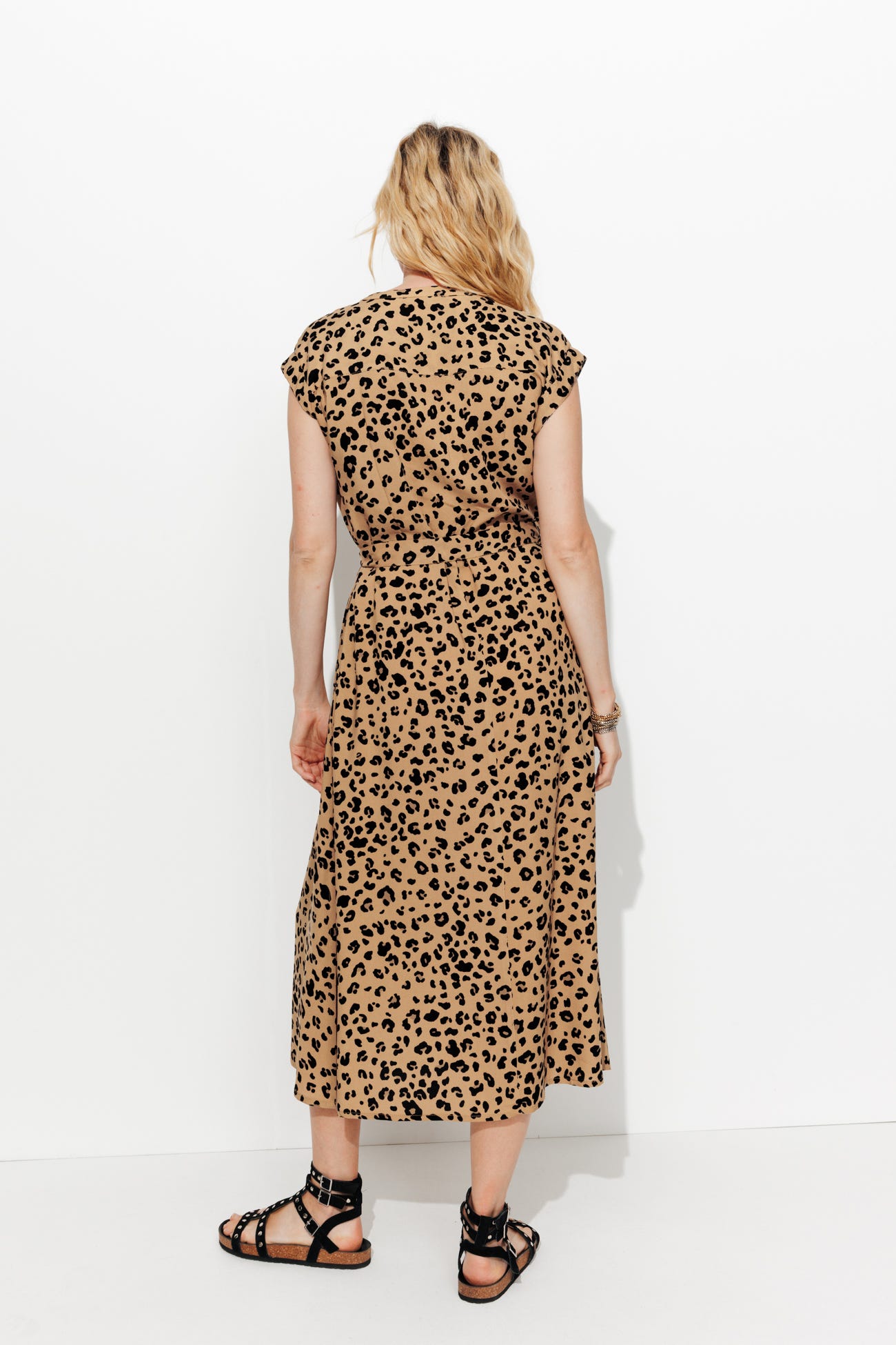 Robe midi ceinturée léopard