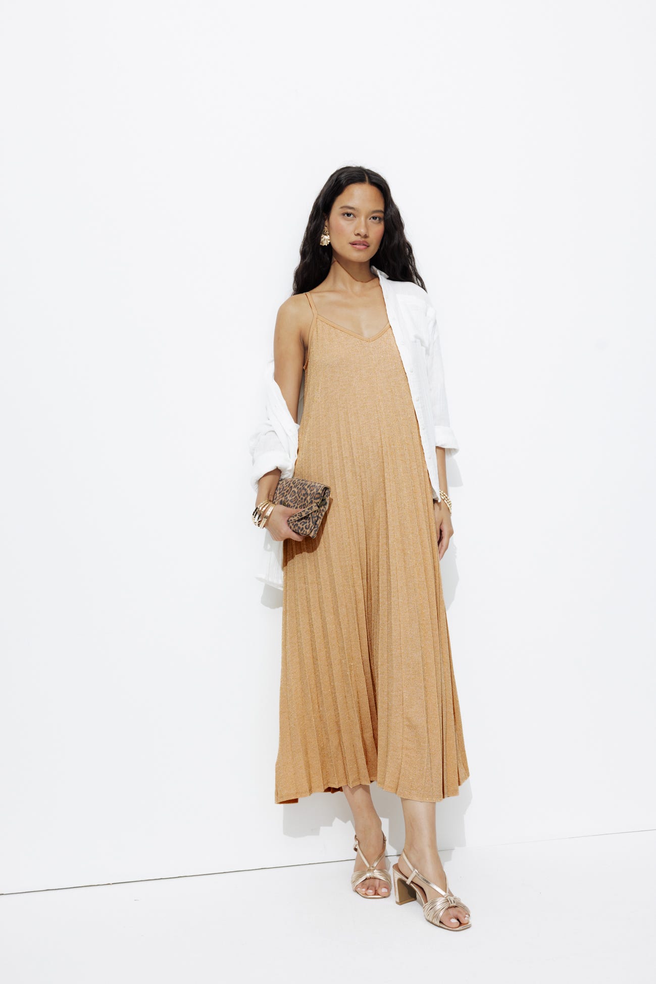 Longue robe plissée pailletée