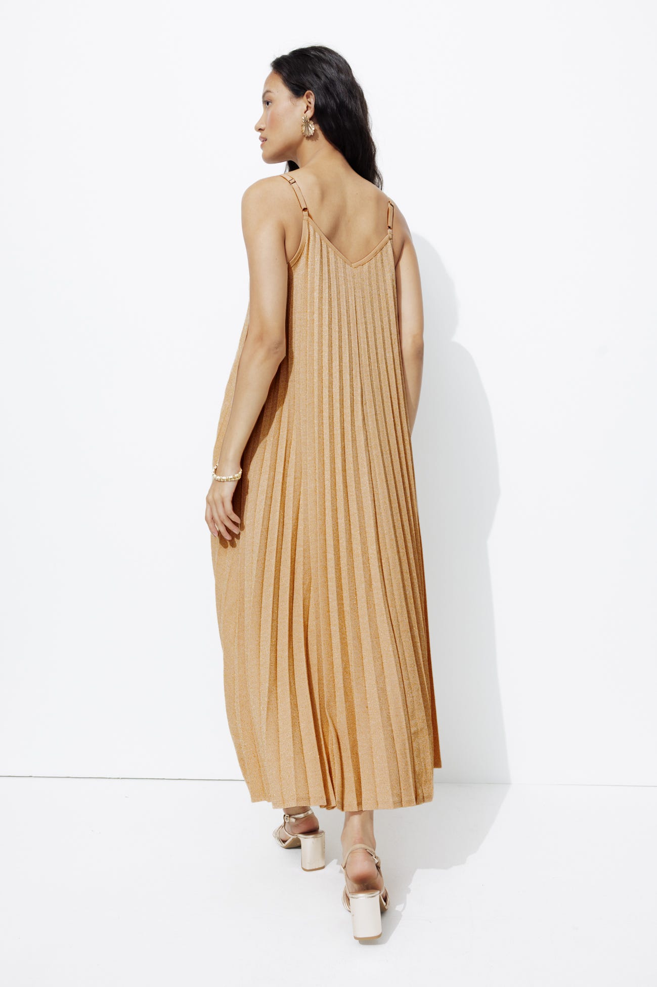 Longue robe plissée pailletée