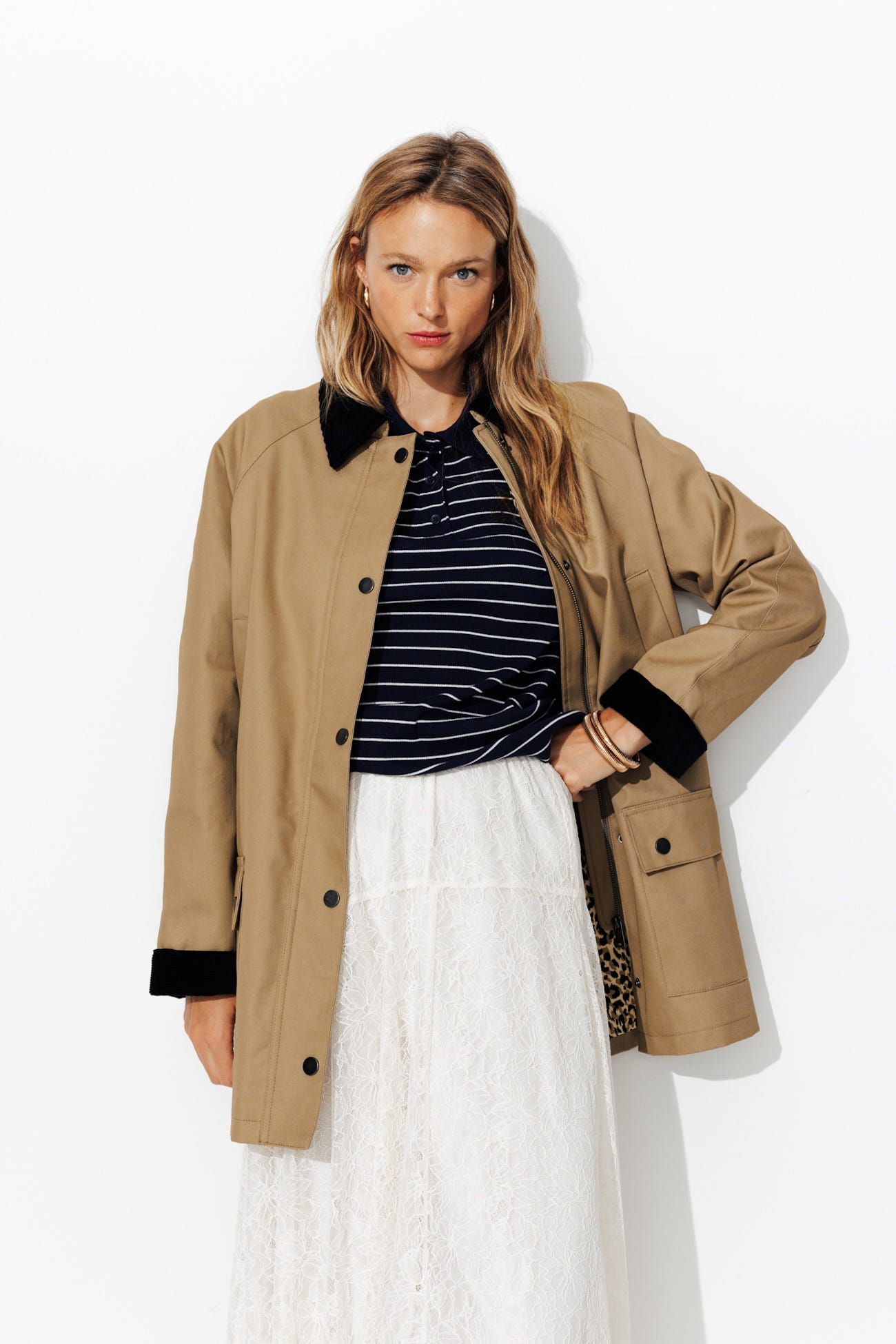Lange Jacke mit Cordkragen