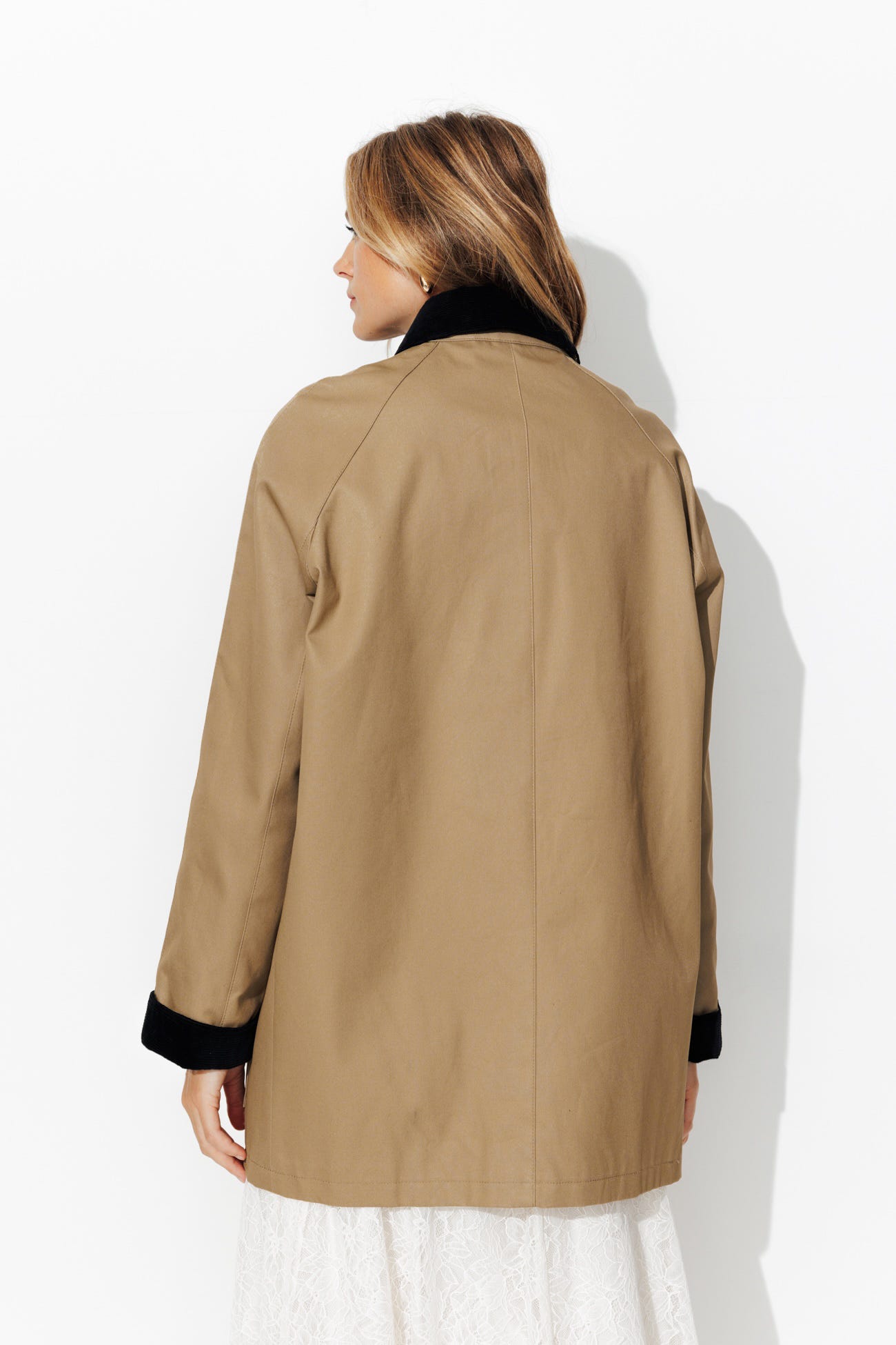 Chaqueta larga cuello pana