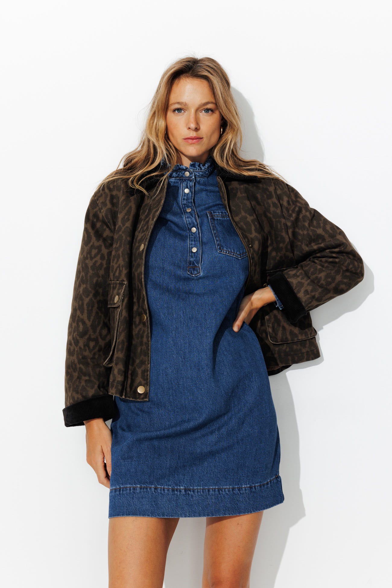 Veste courte en toile léopard