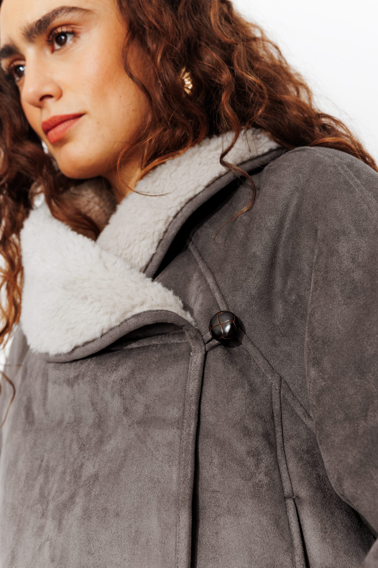 Manteau en moumoute retournée