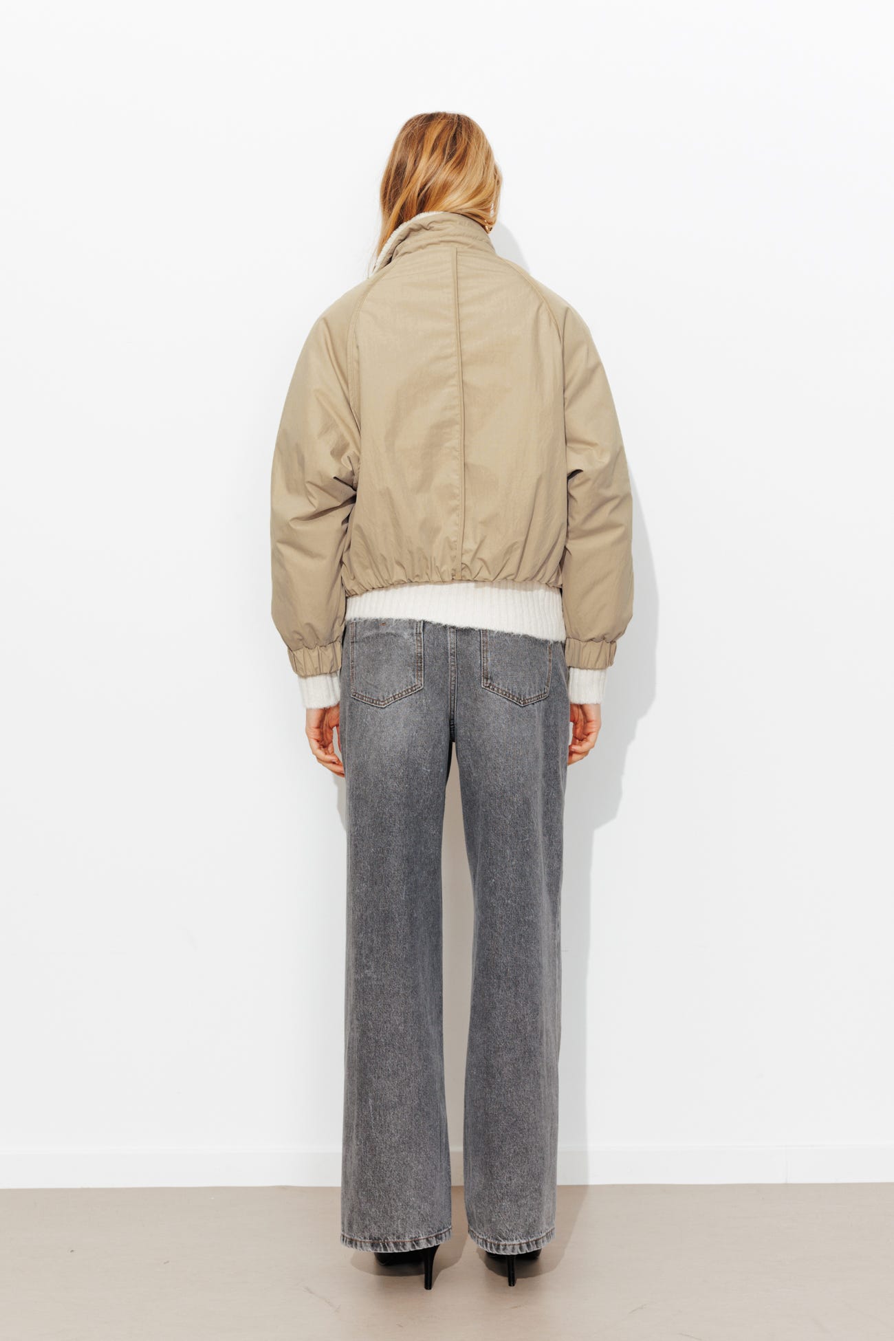 Short jacket with faux fur