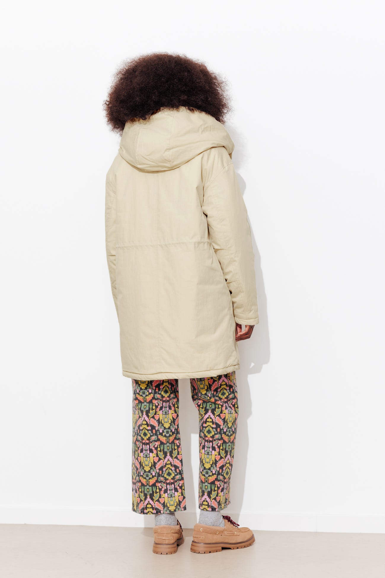 Parka pelo sintético y capucha