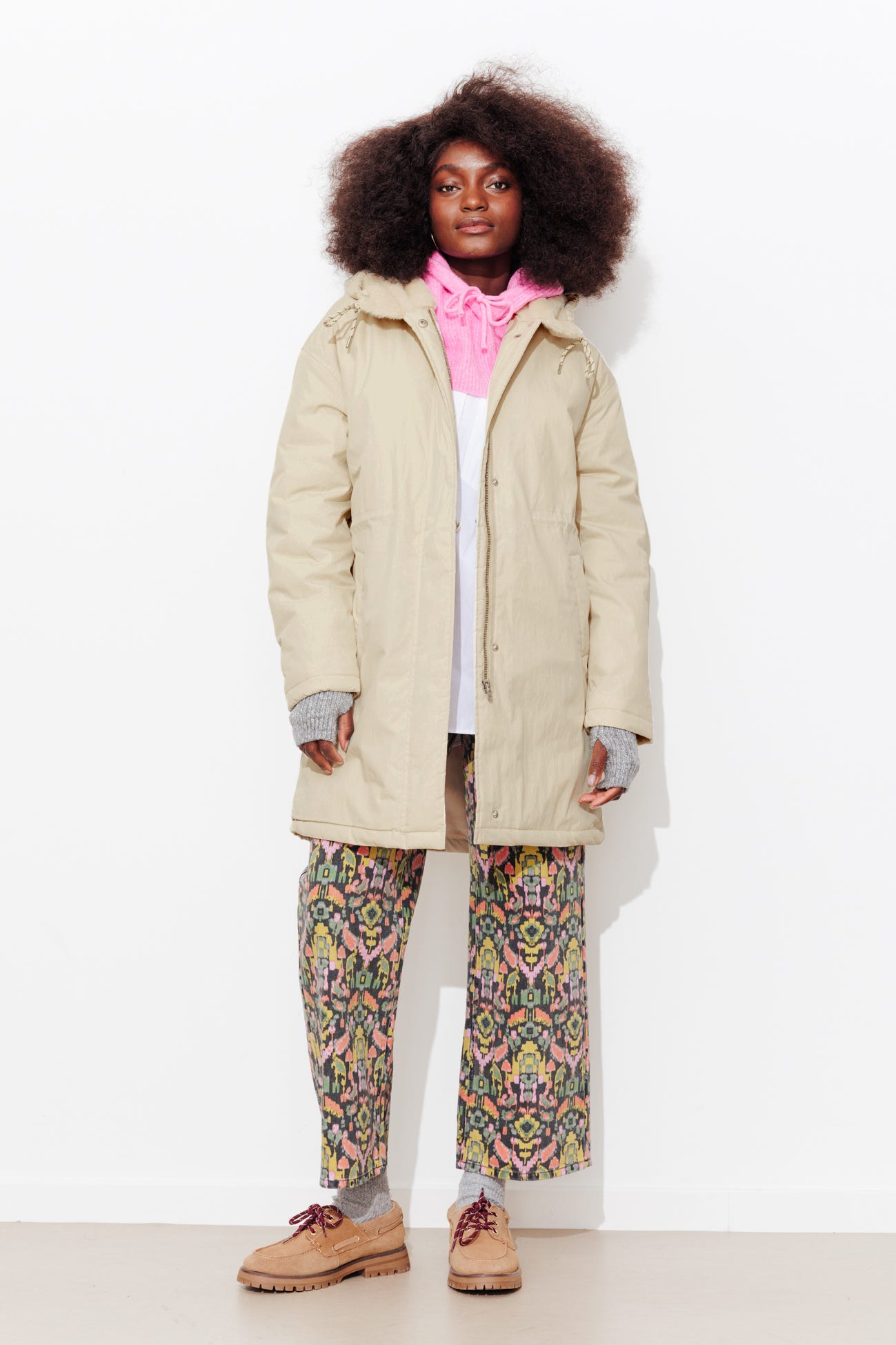 Parka pelo sintético y capucha