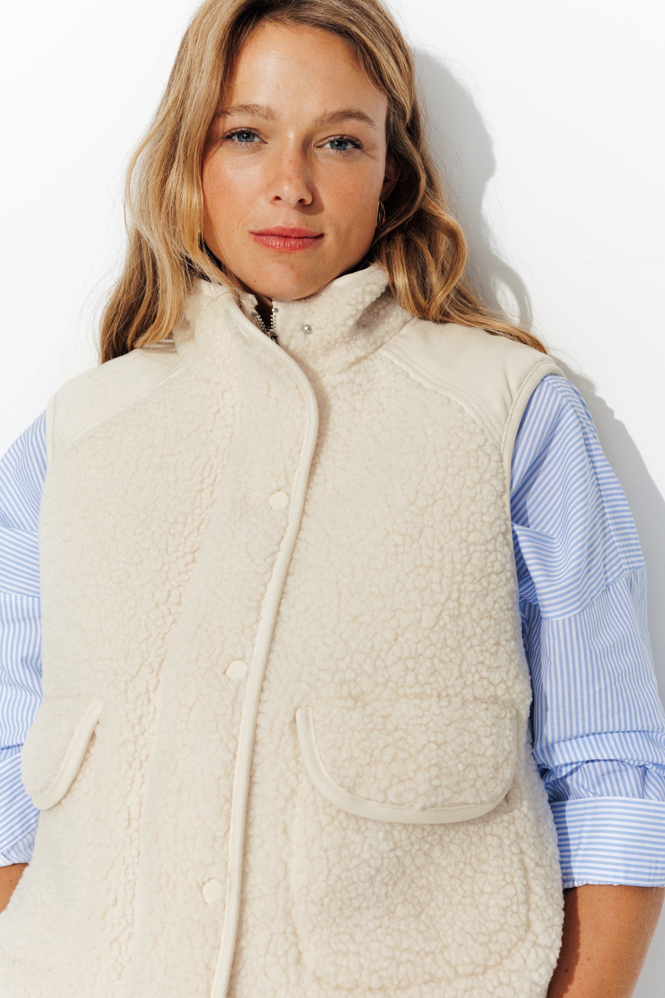Sleeveless fleece jacket