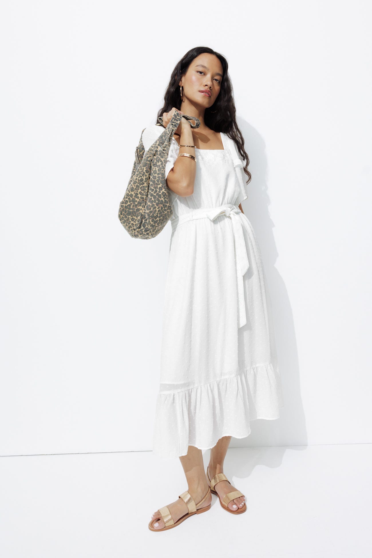 Robe mid brodée plumetis