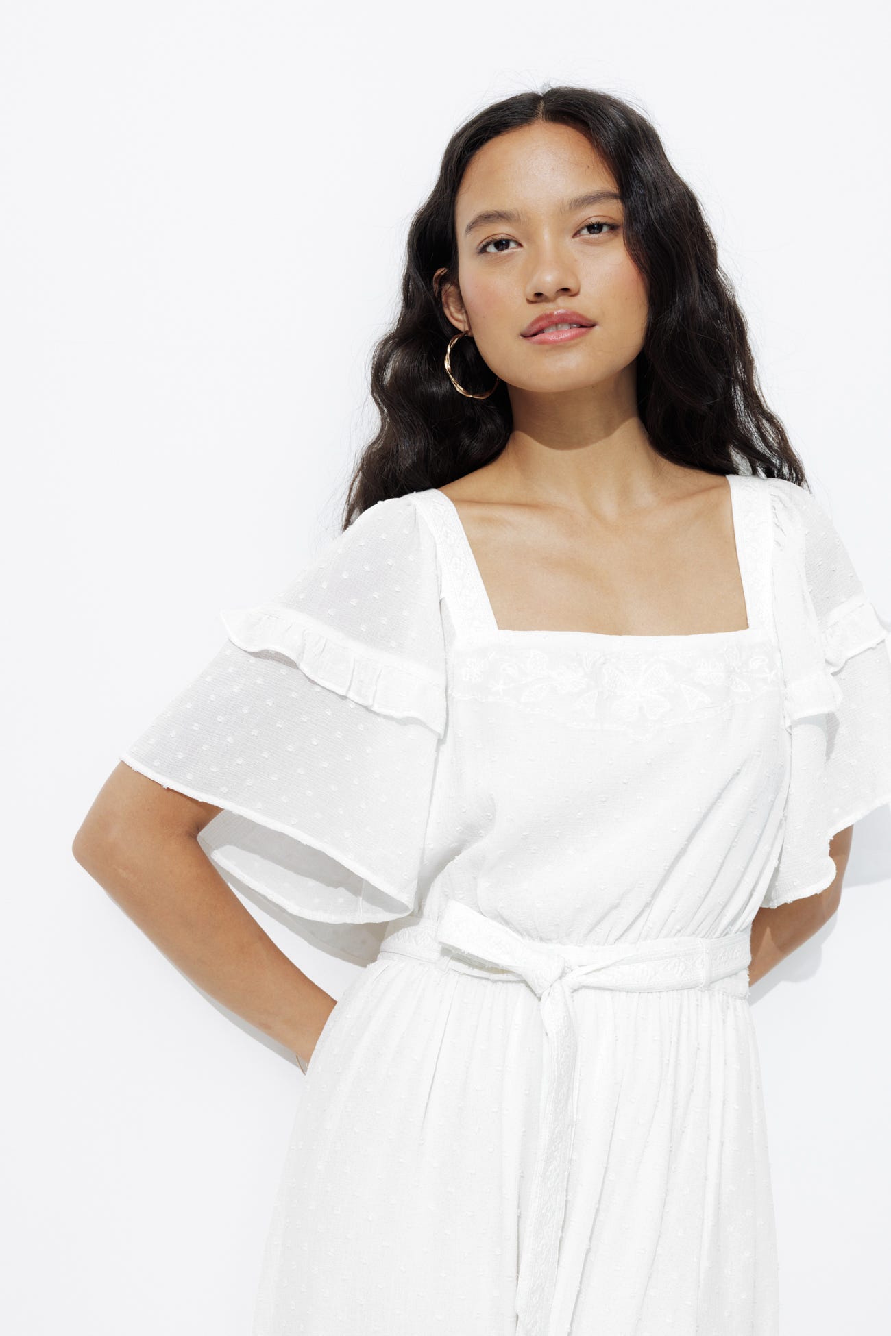 Robe mid brodée plumetis
