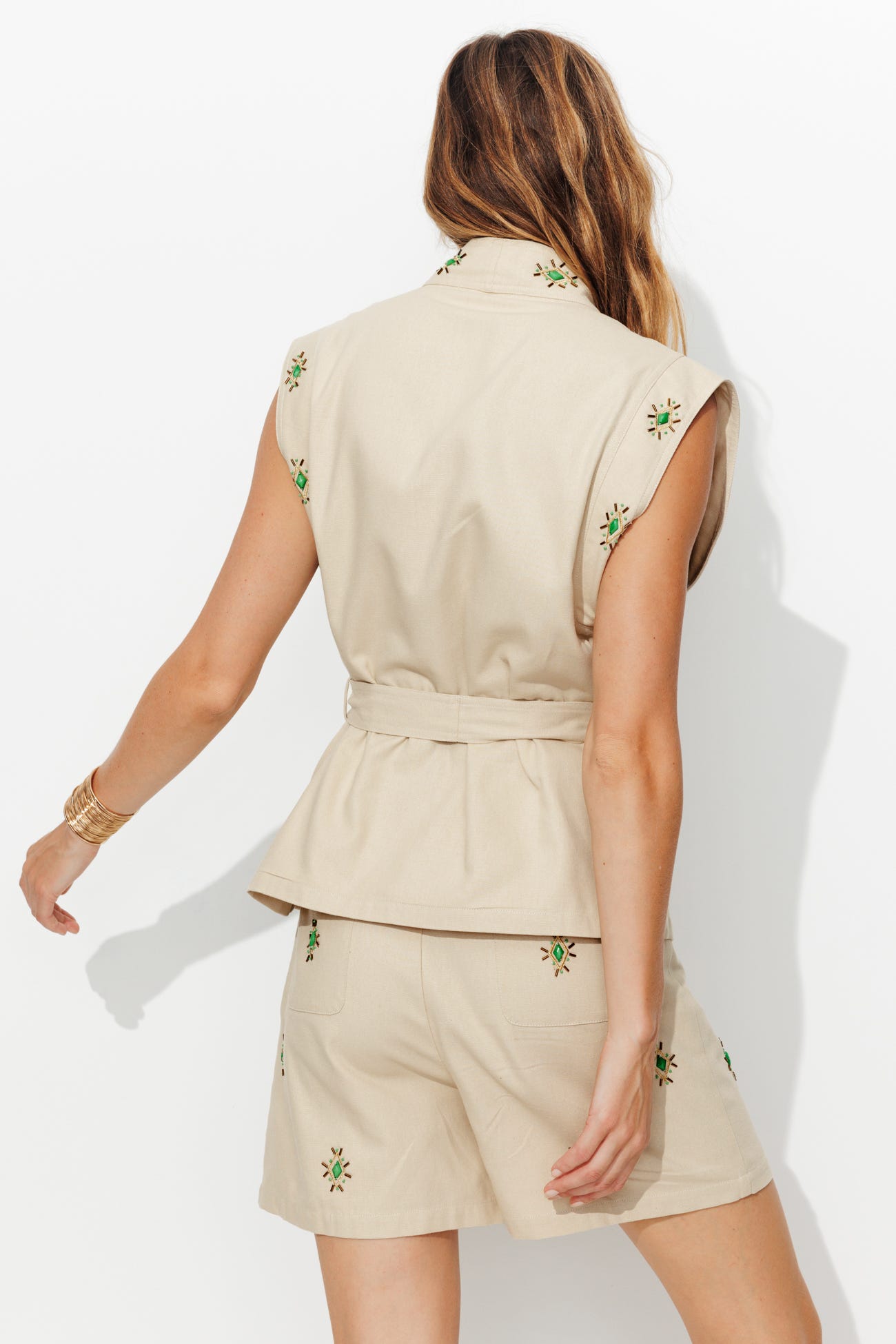 Veste perlée sans manches