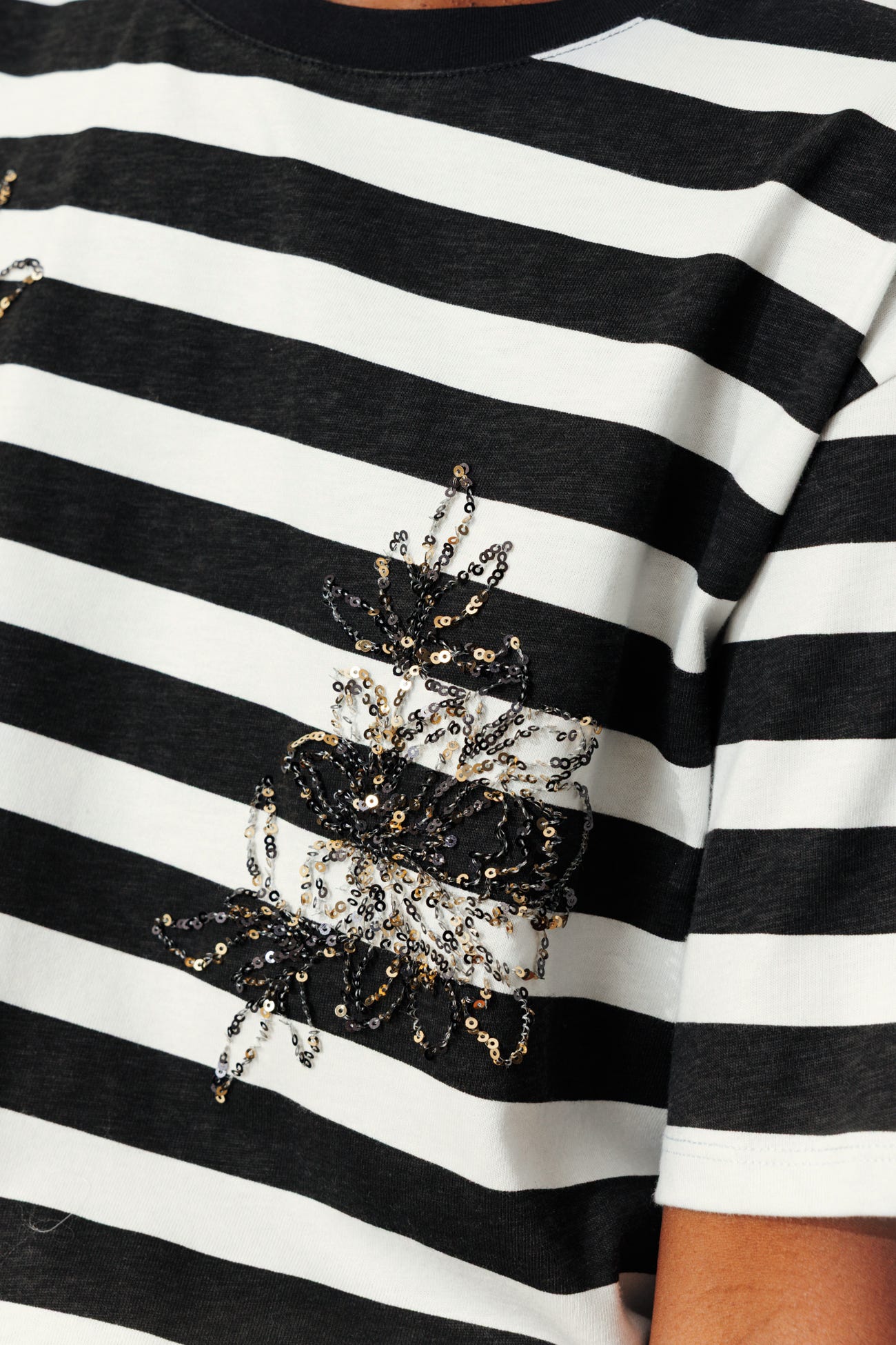 T-shirt rayé sequins