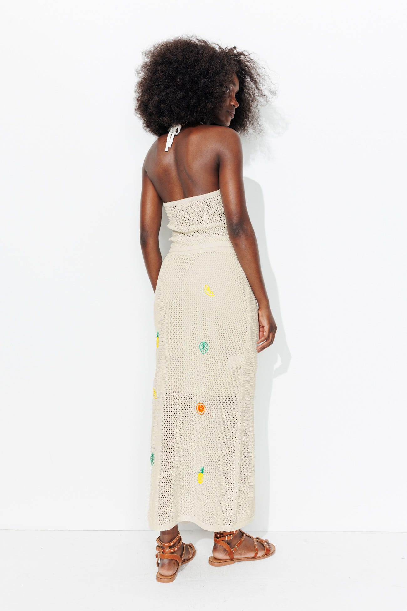 Jupe midi en crochet brodé