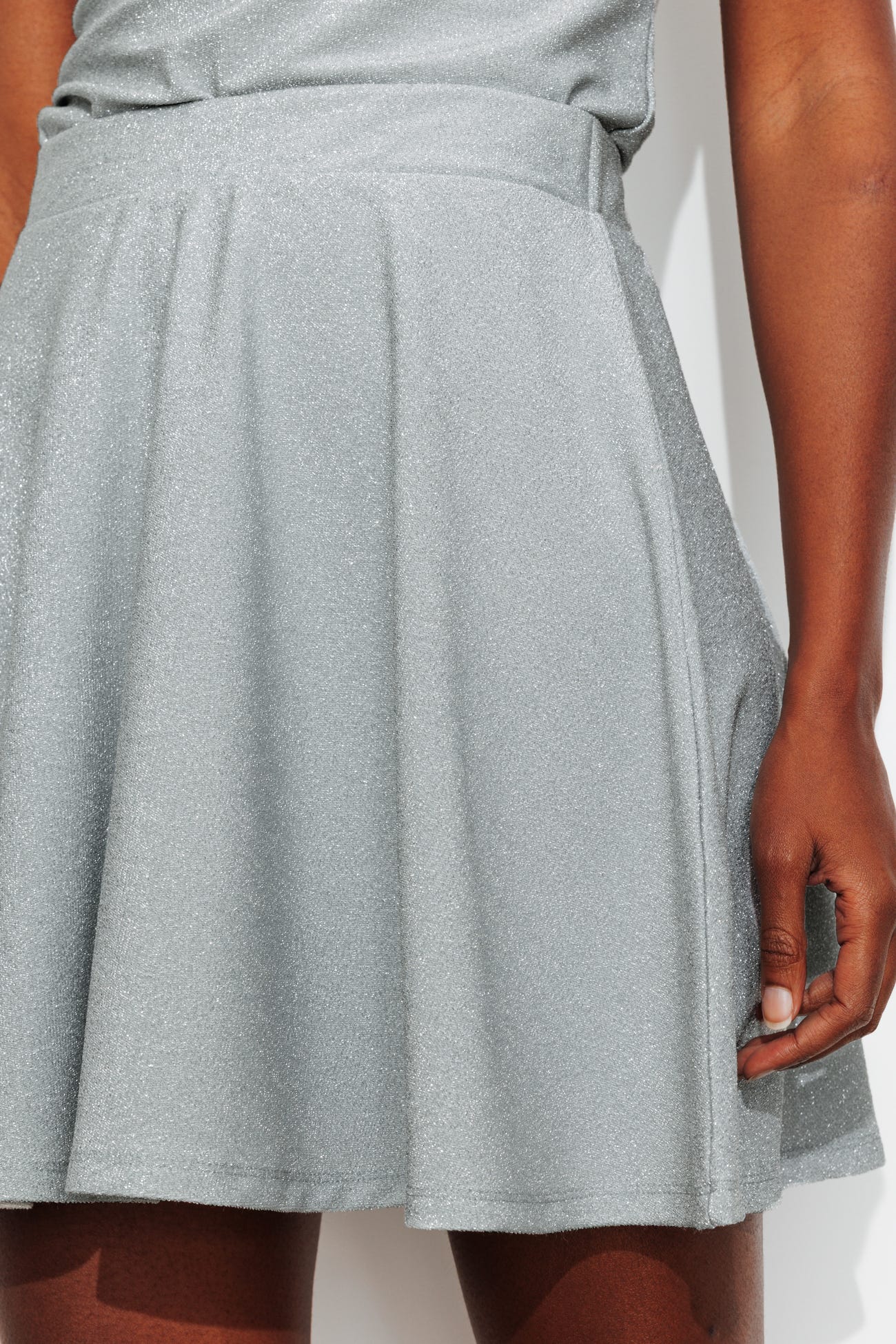 Falda corta con brillo