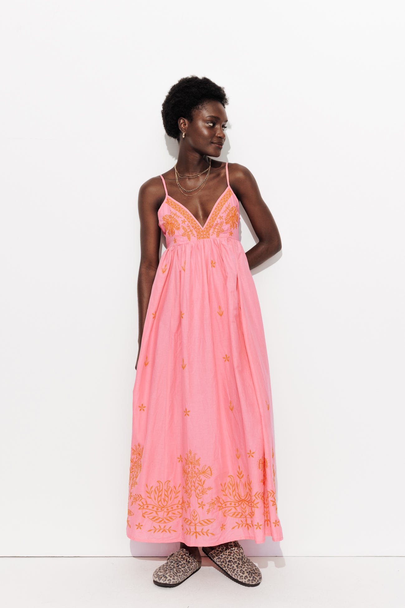 Robe brodée à bretelles Femme