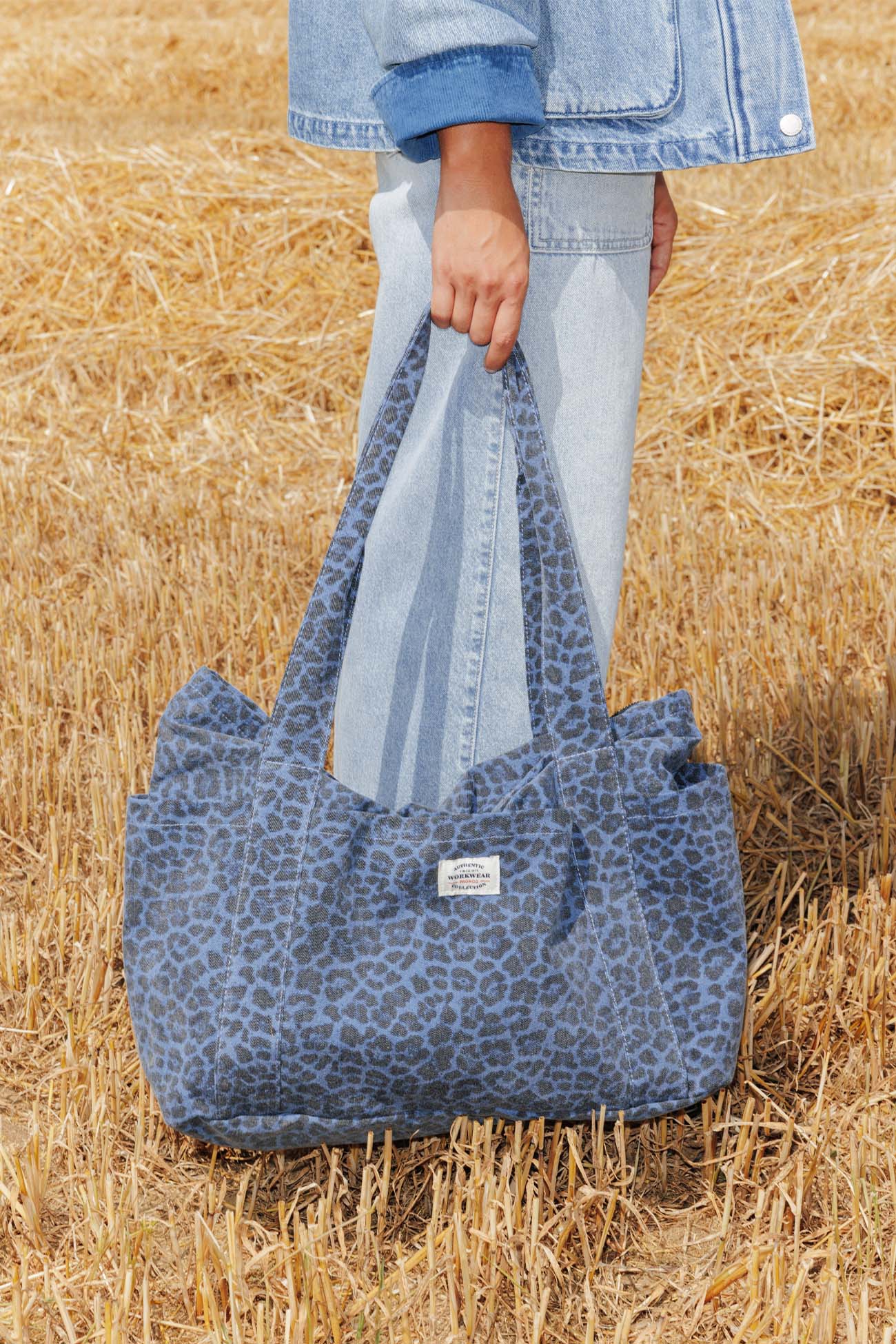 Borsa capiente tela leopardata