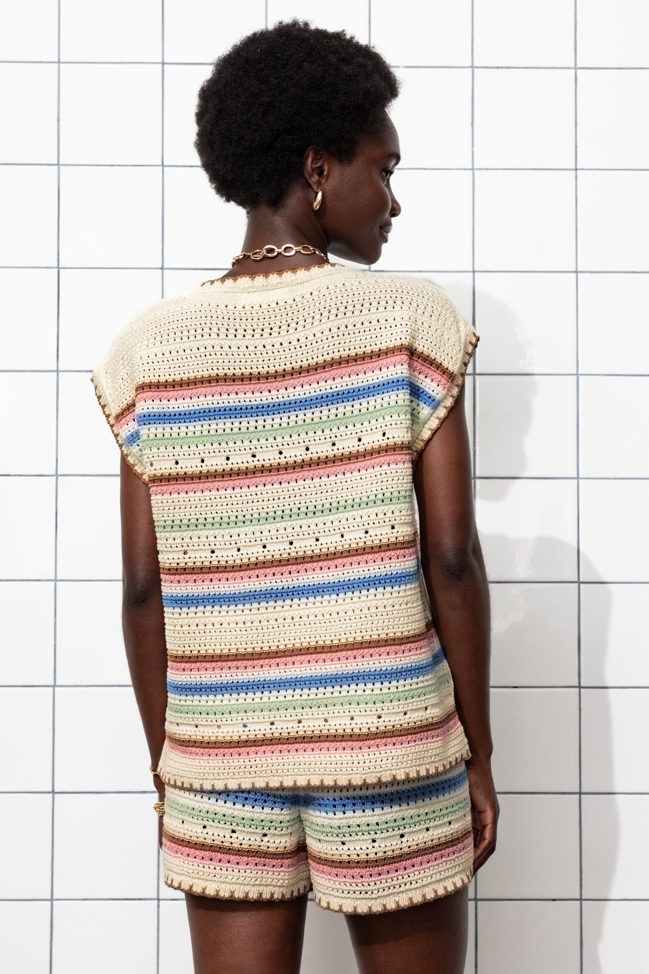 Maglia smanicata all'uncinetto