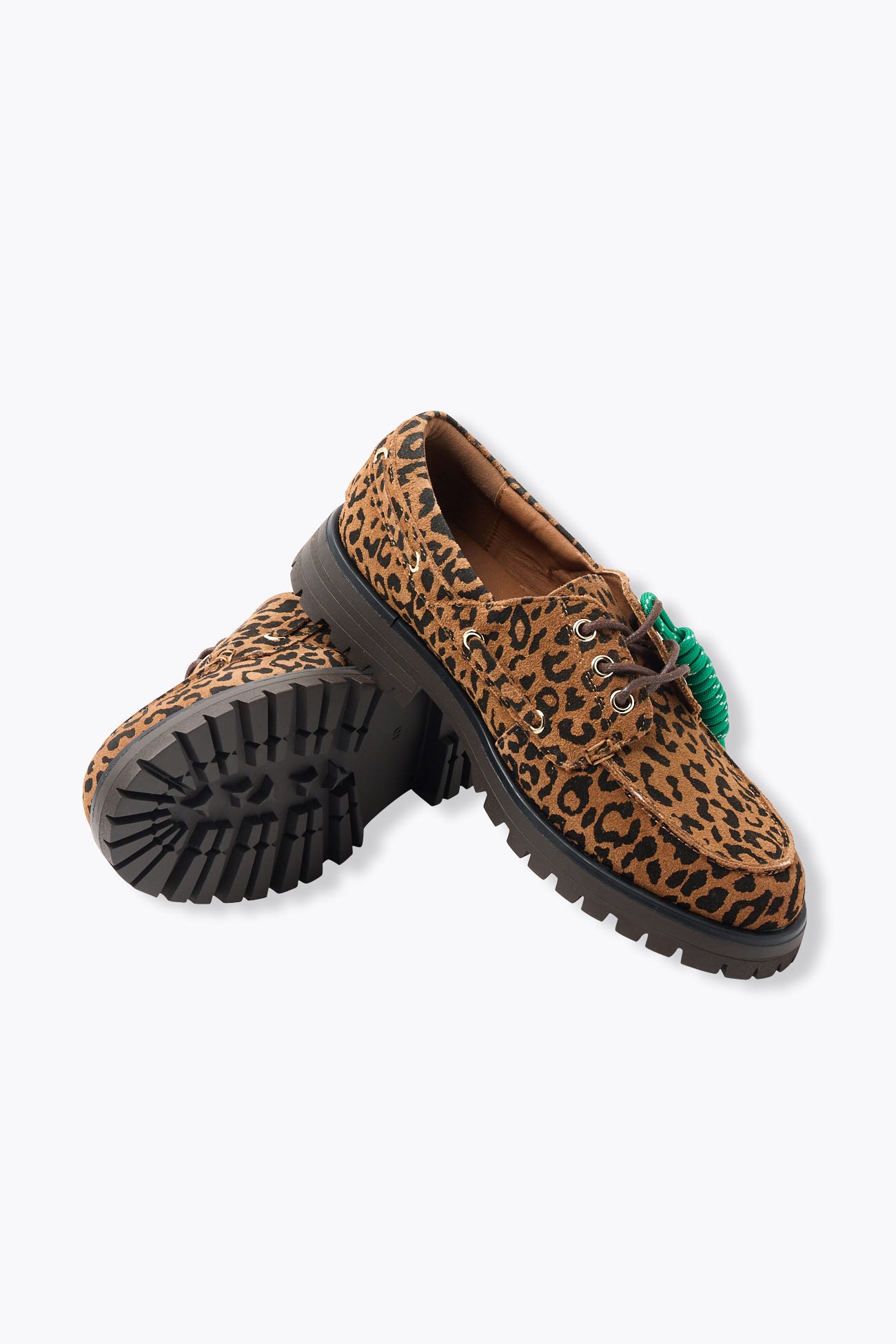 Chaussure bateau léopard cuir