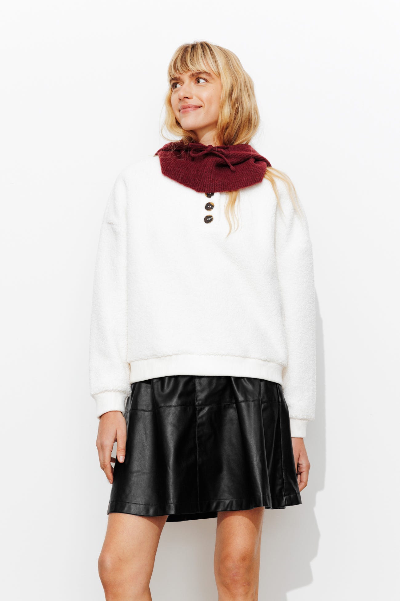 Short faux leather skirt