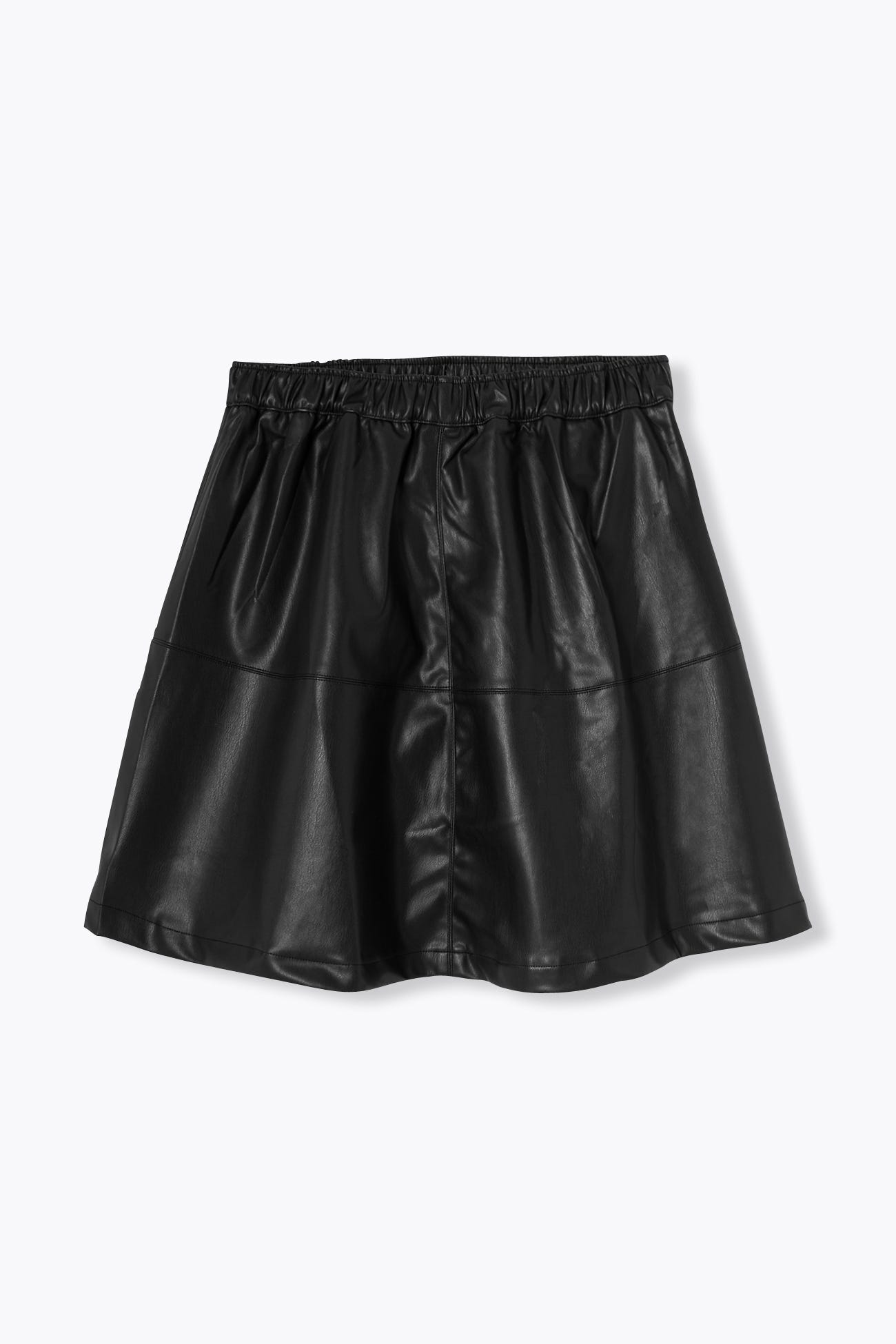 Short faux leather skirt