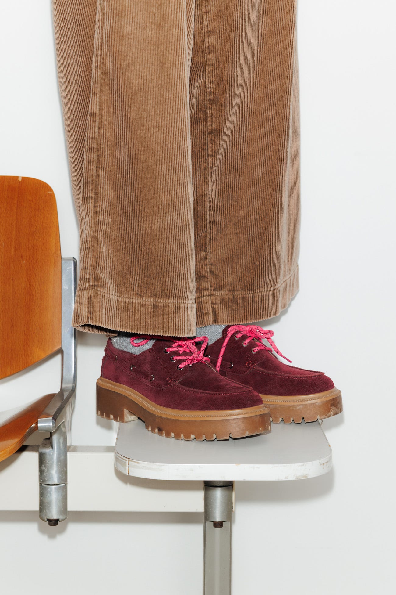 Suede leather deck shoes