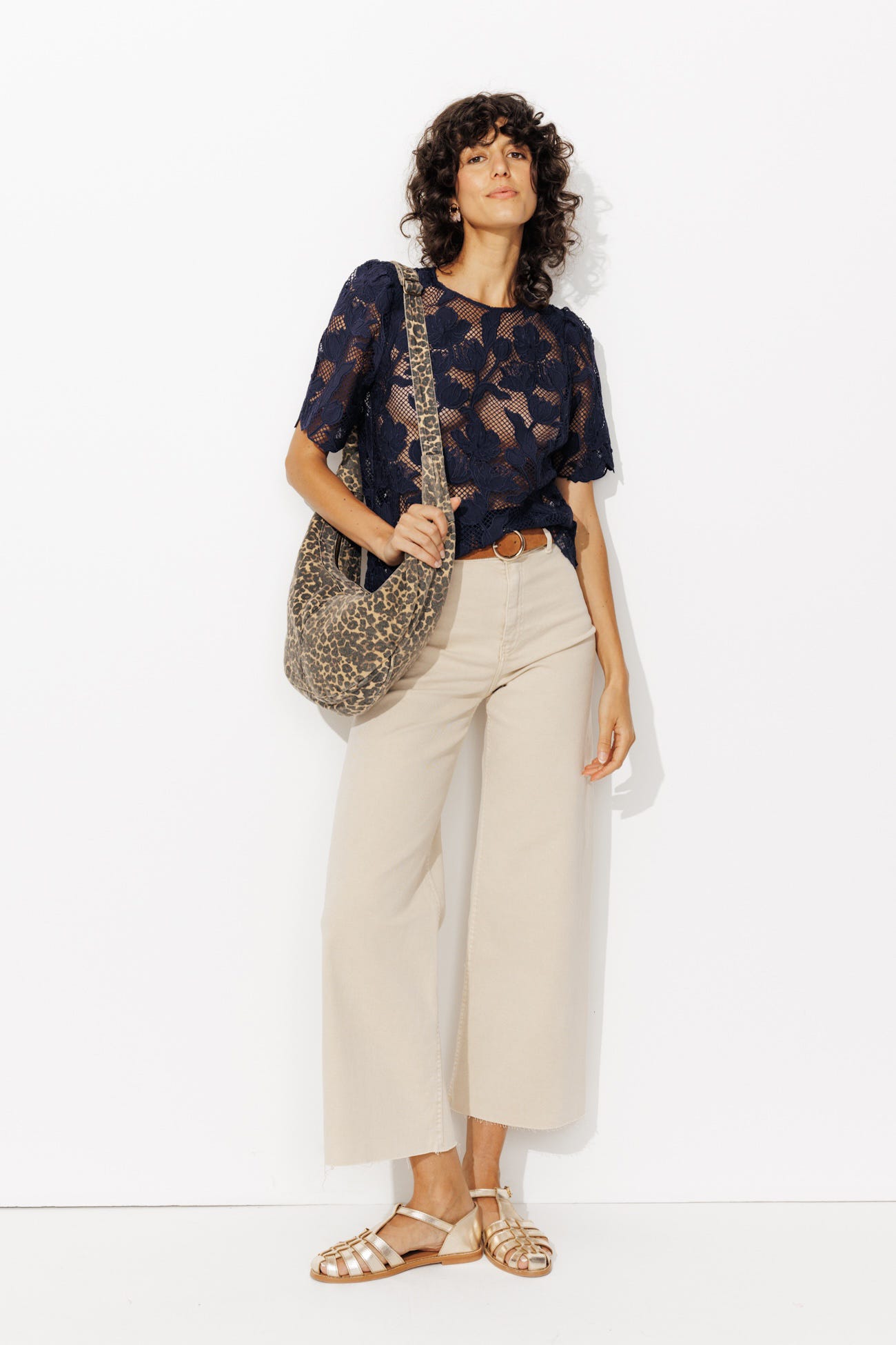 Blouse en guipure brodée