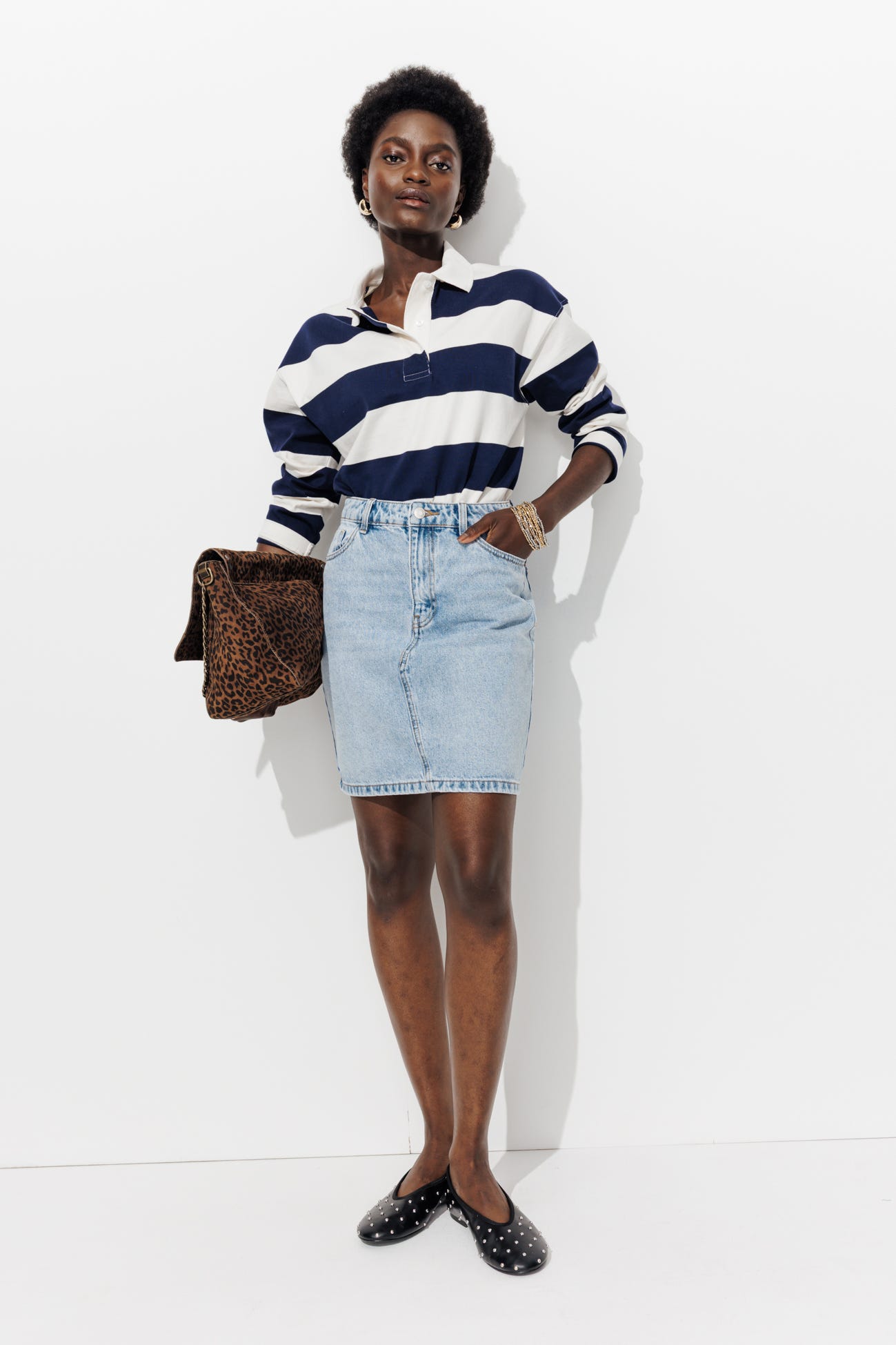 Short denim skirt