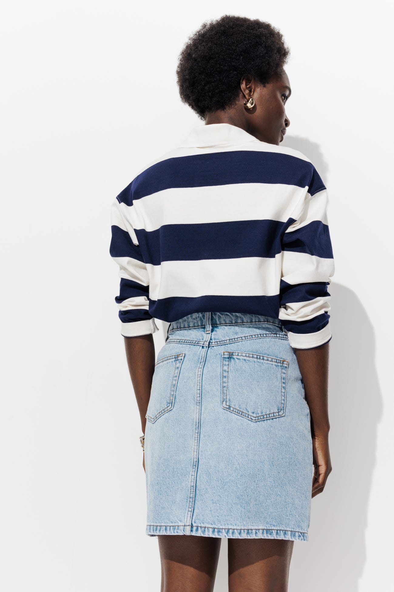 Short denim skirt