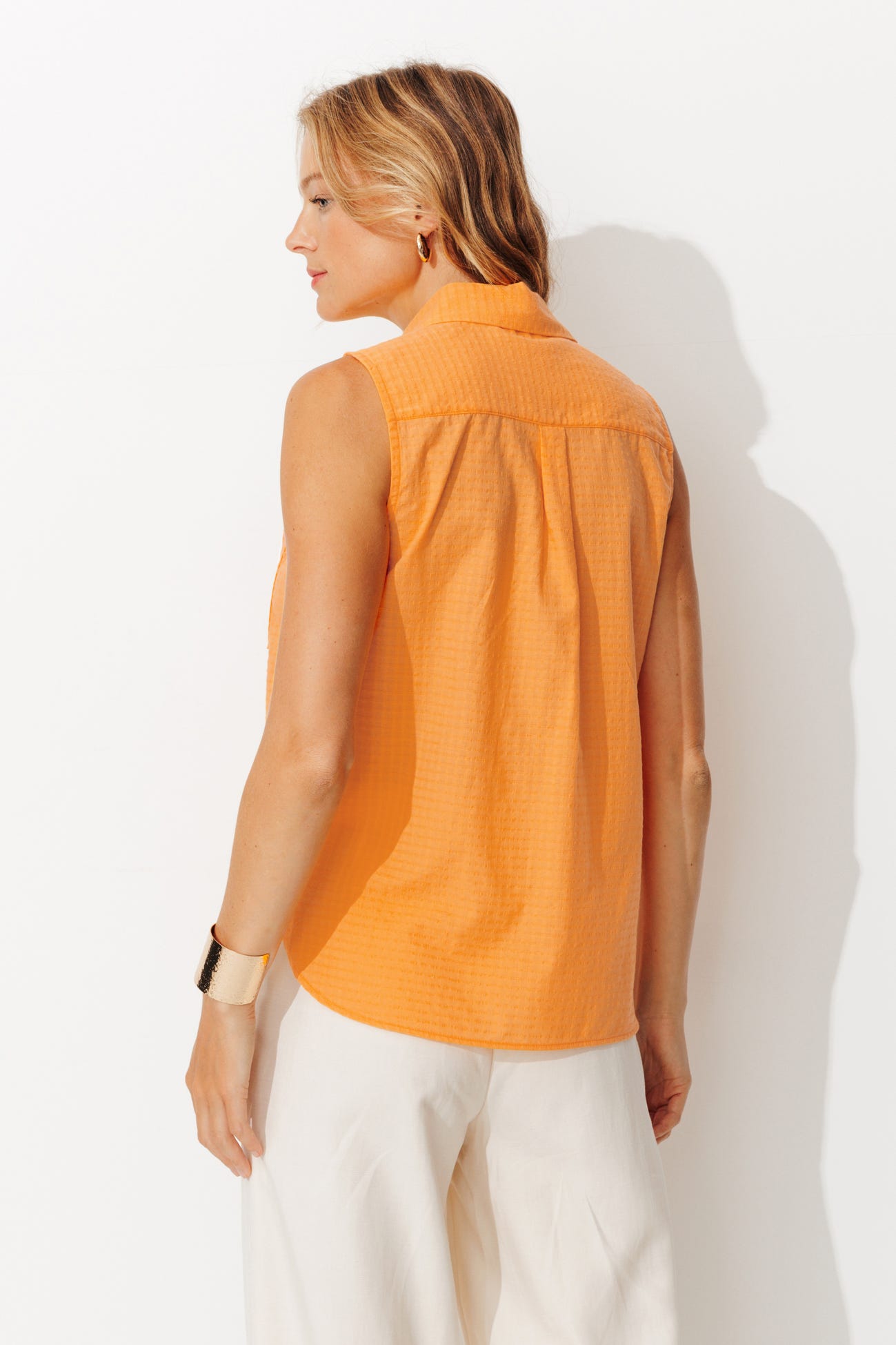 Camicia smanicata tinta unita