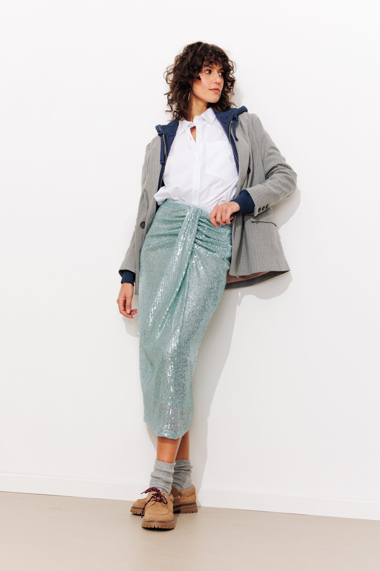 Falda midi brillante