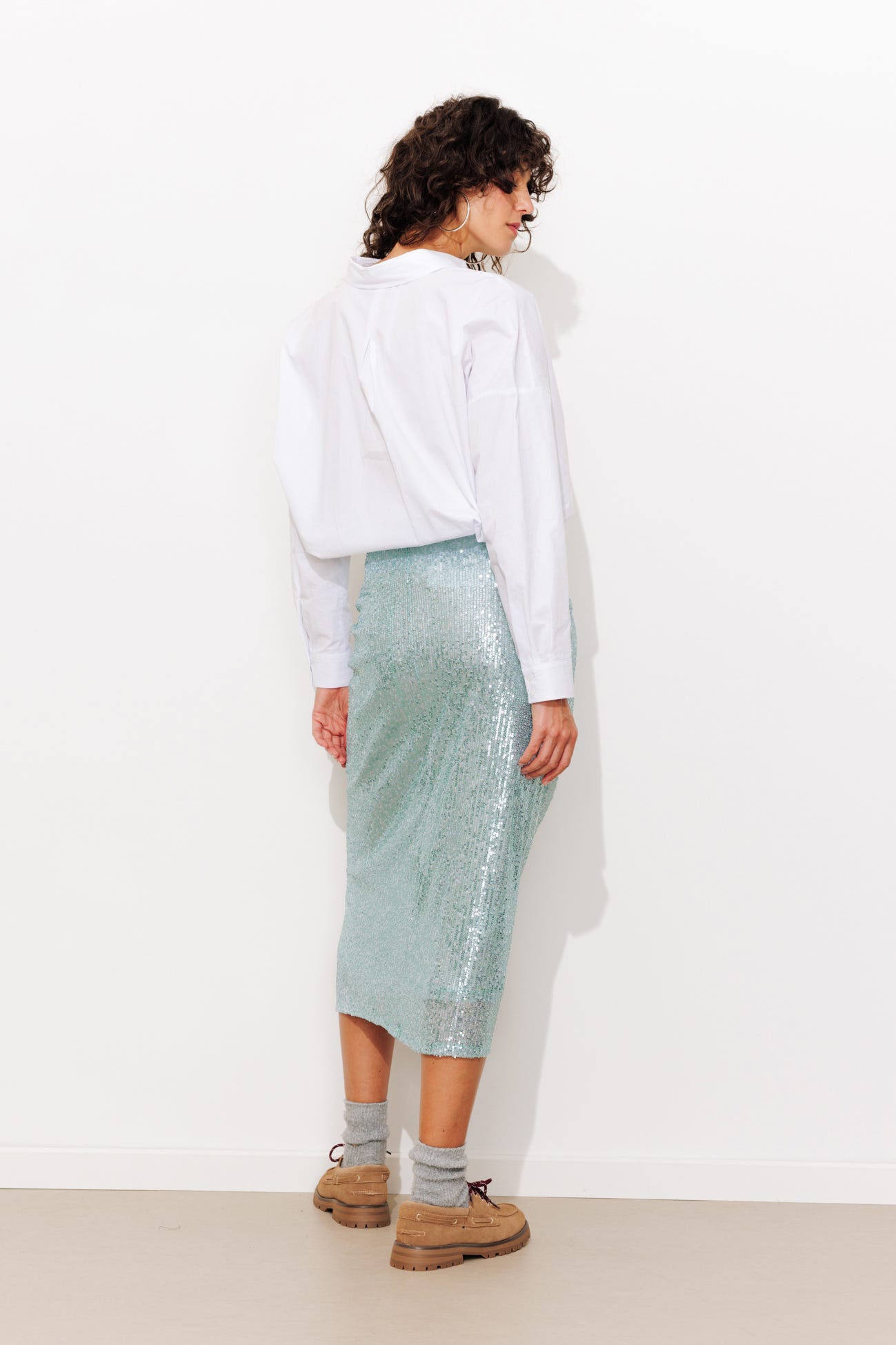 Falda midi brillante
