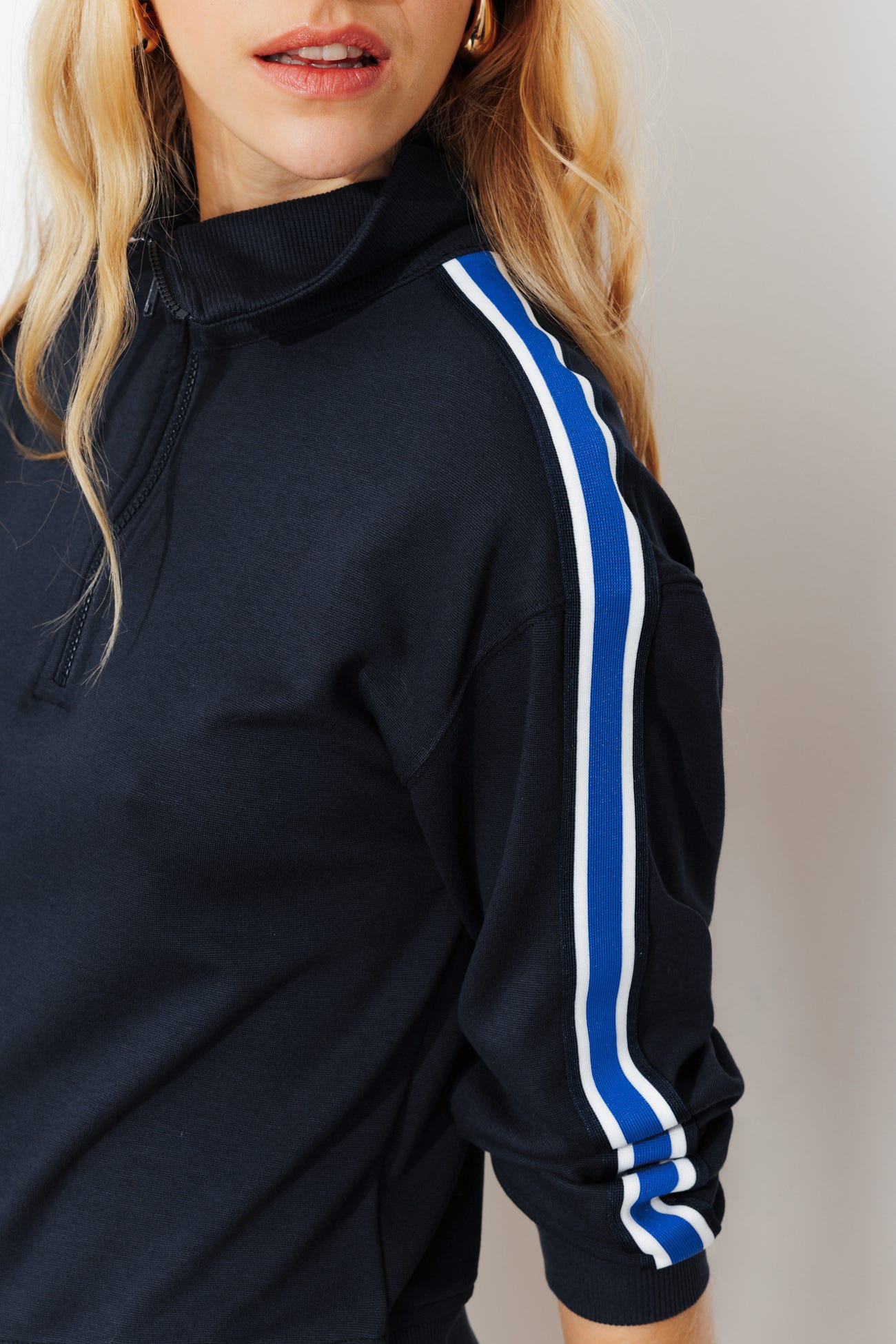 Contrasting-bands sweatshirt