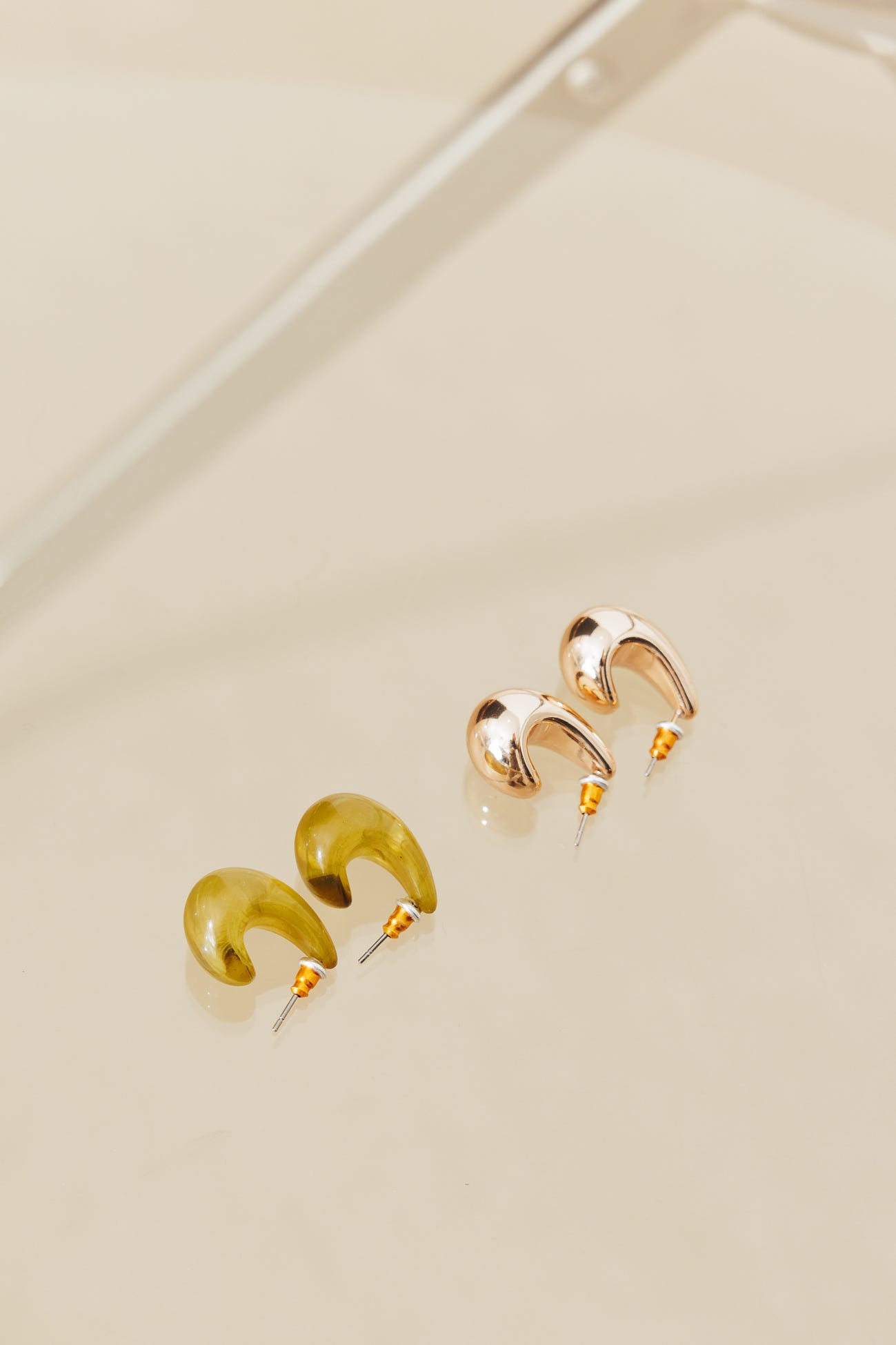 4 boucles d'oreilles gouttes