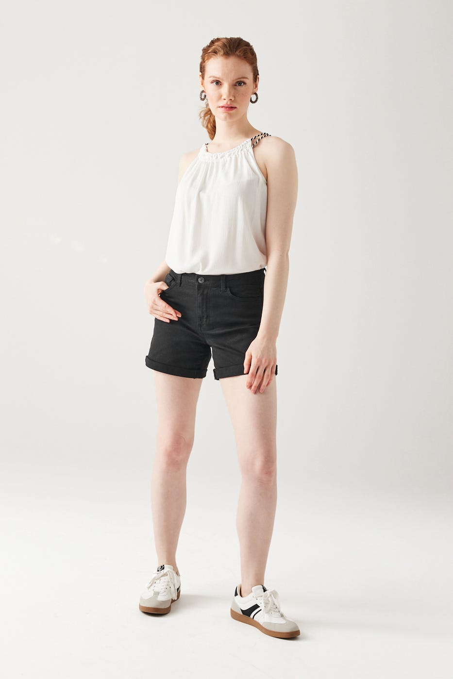 Short en toile unie Femme