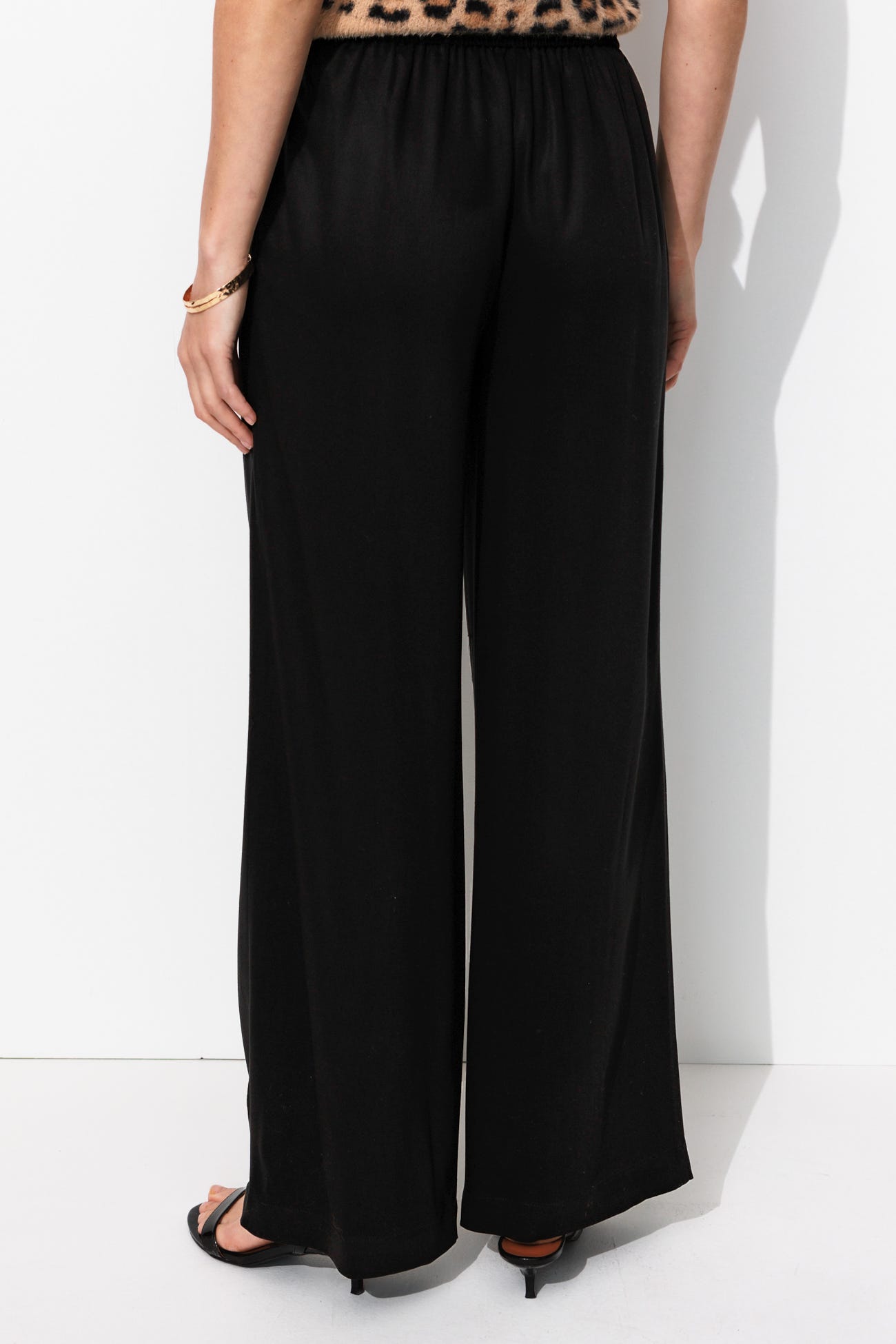 Long wideleg trousers