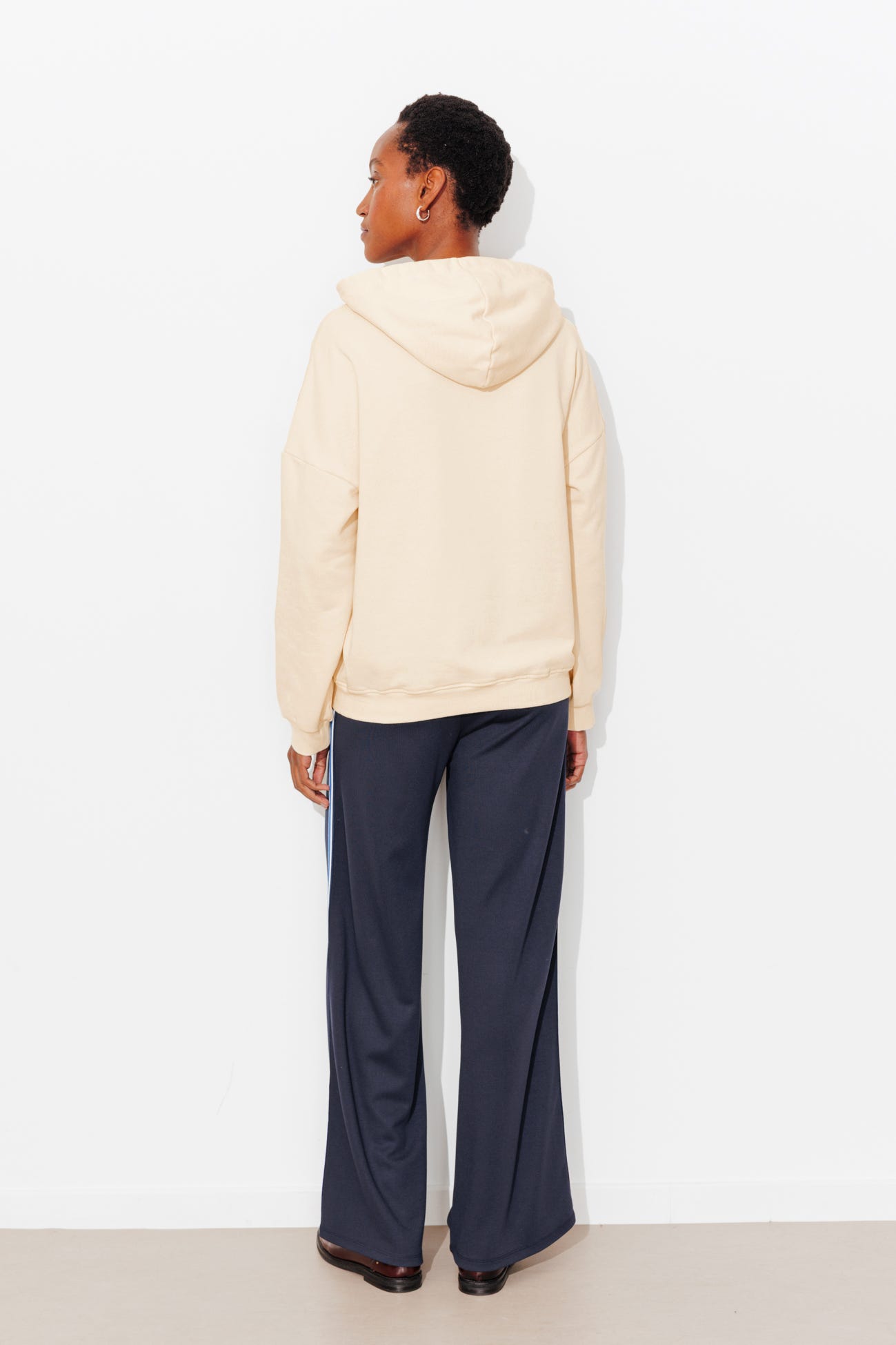 Felpa con motivo tufting