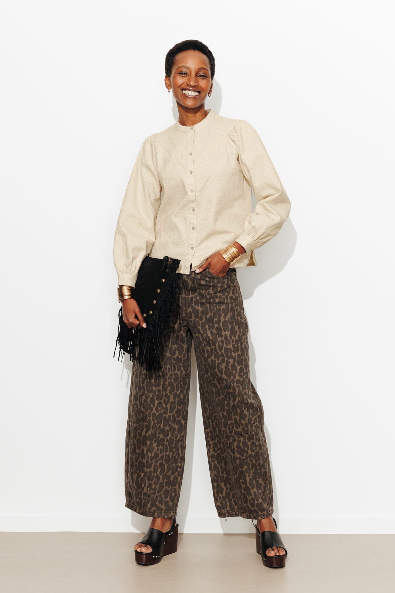 Chemise en toile brodée Femme