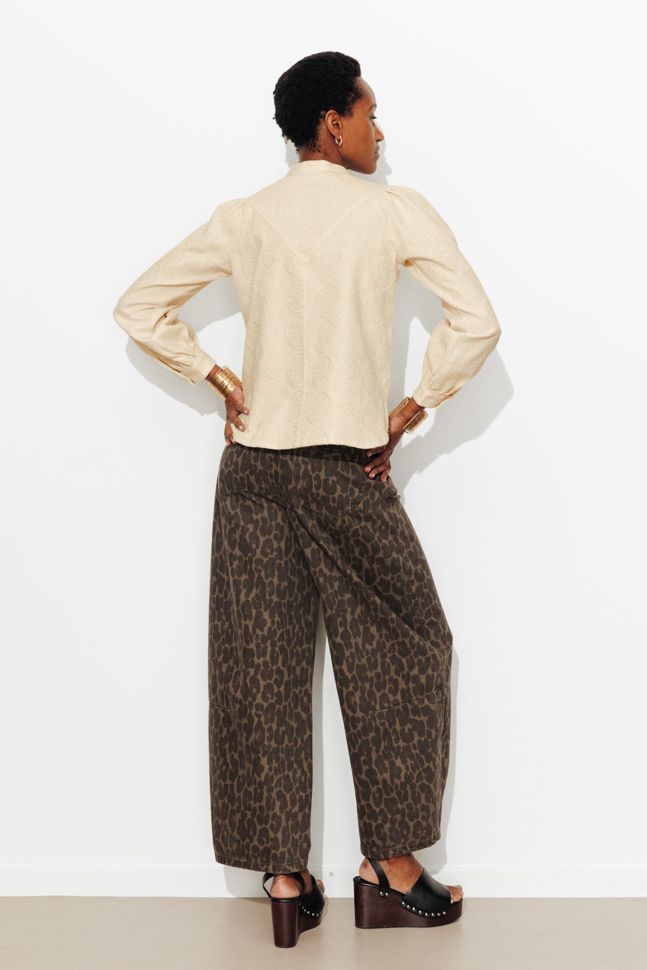 Chemise en toile brodée Femme