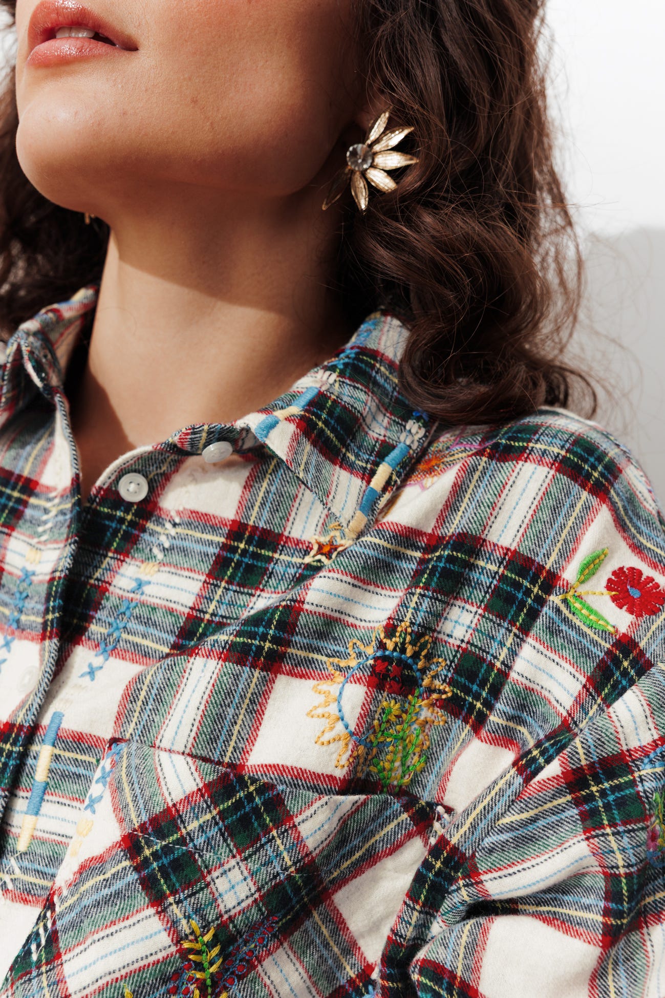 Camisa de cuadros bordada