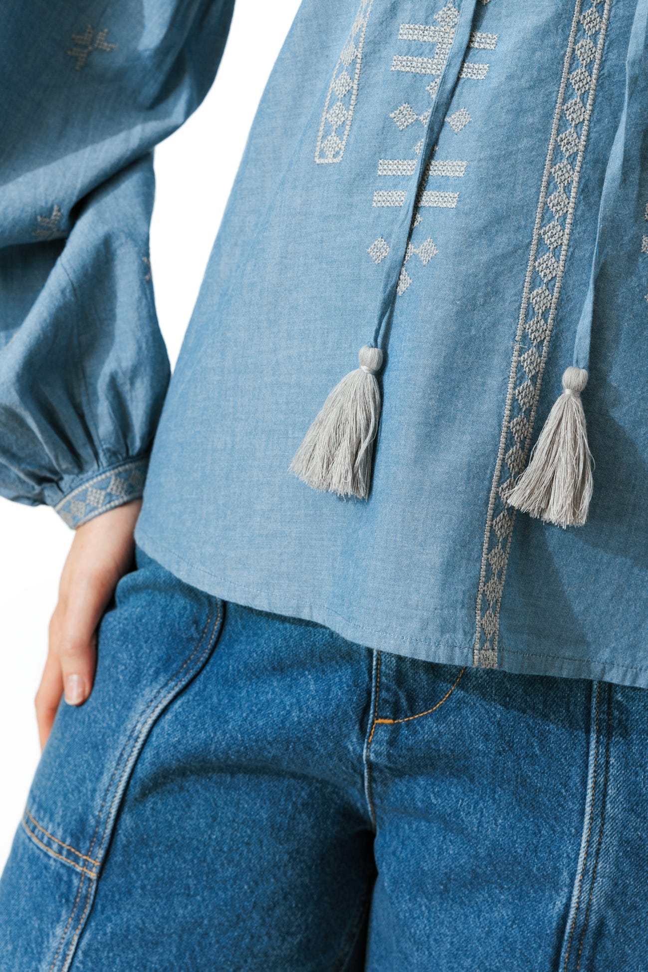 Blouse brodée point de croix