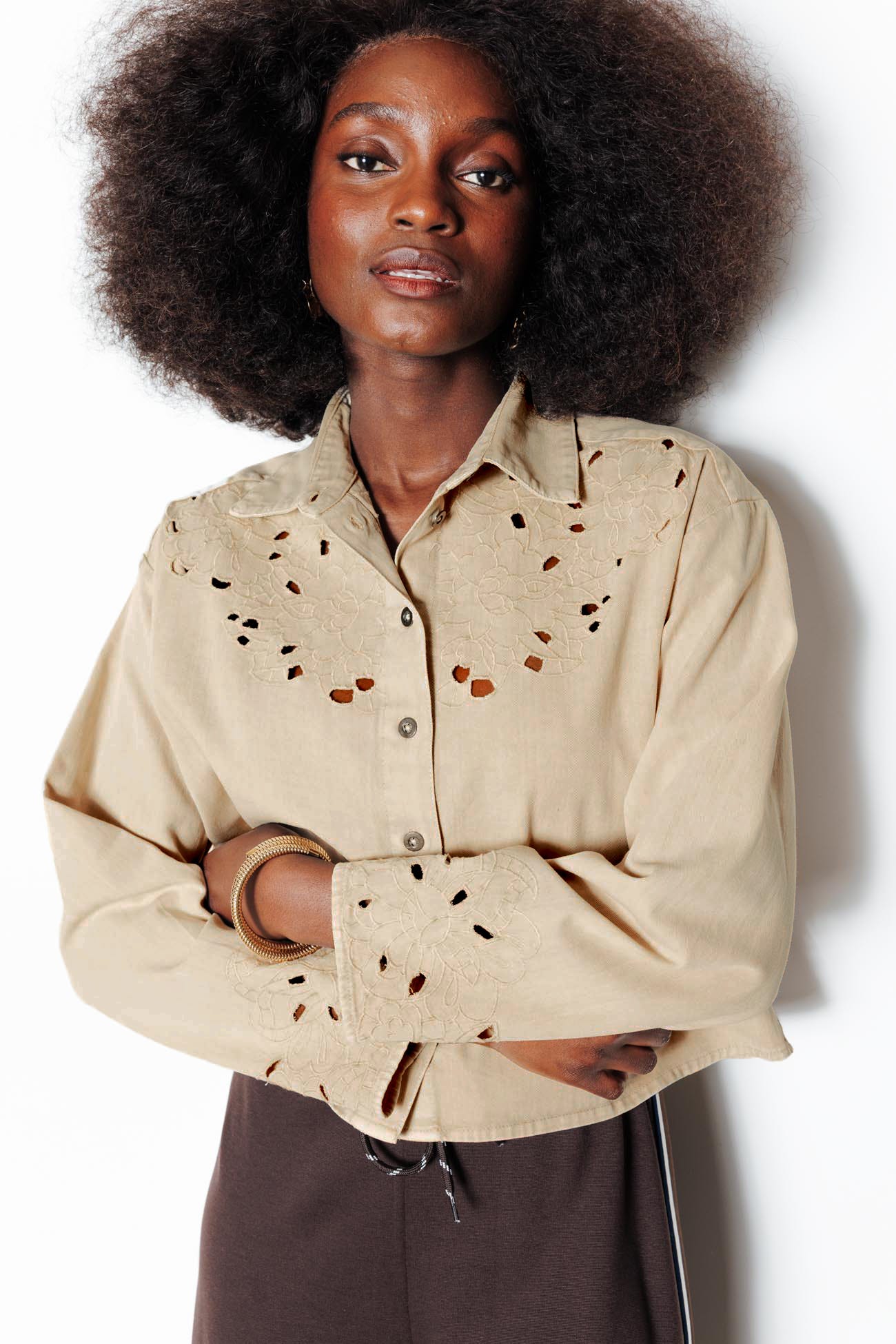 Chemise courte brodée Femme