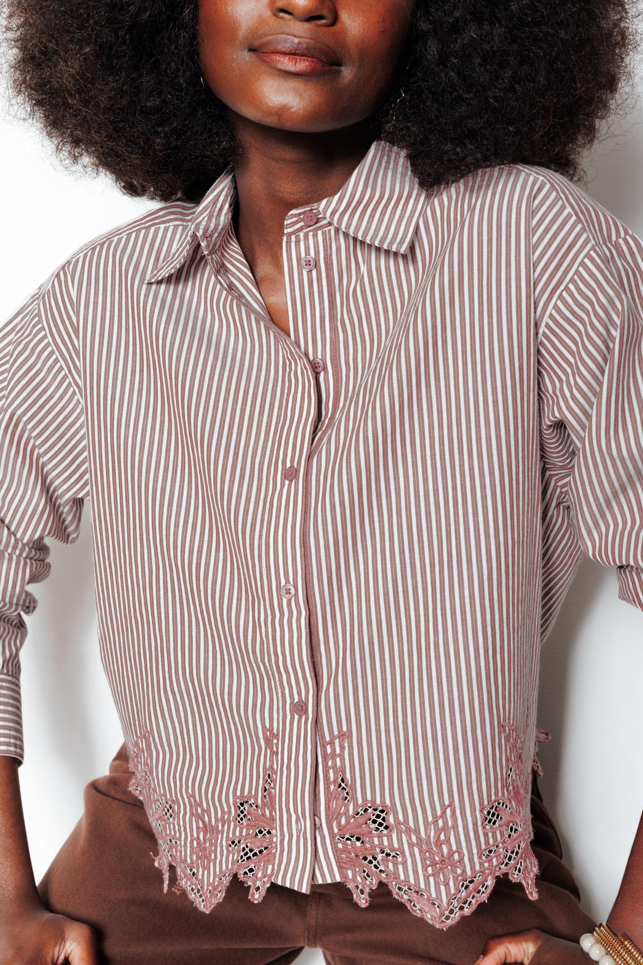Chemise rayée détail dentelle