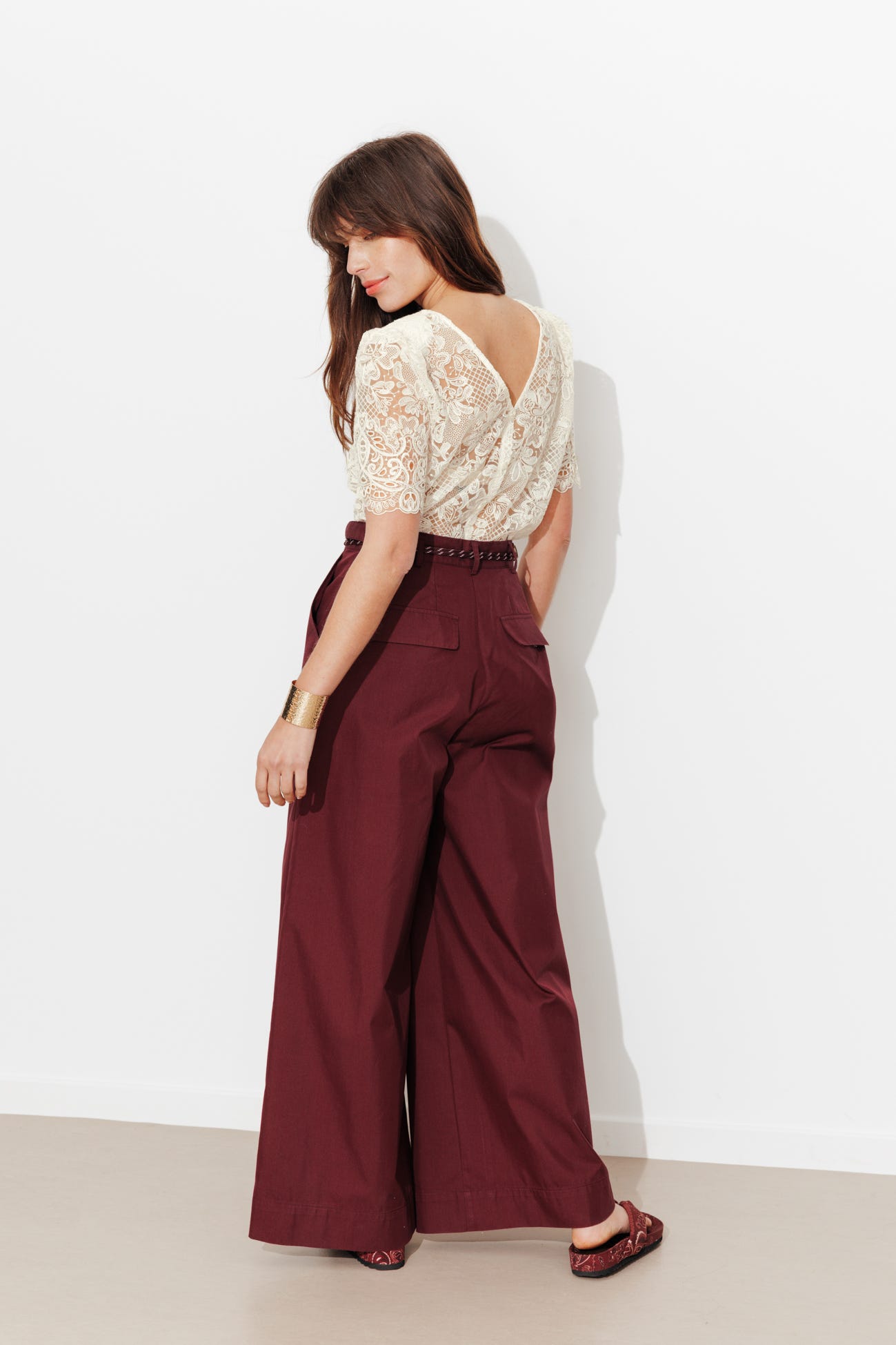 Chemise en guipure recto verso